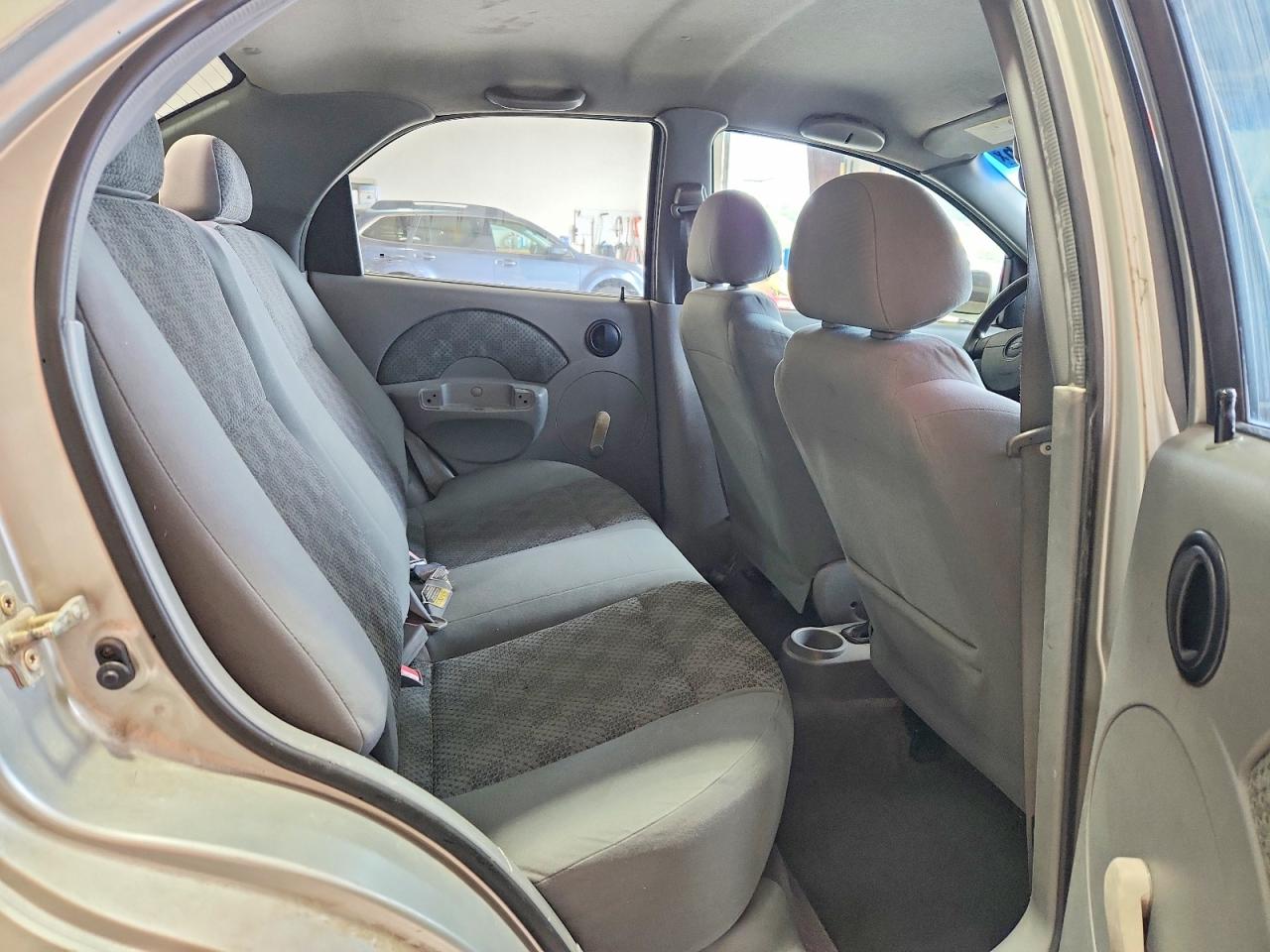 2005 Chevrolet Aveo Base Silver vin: KL1TD52665B446561