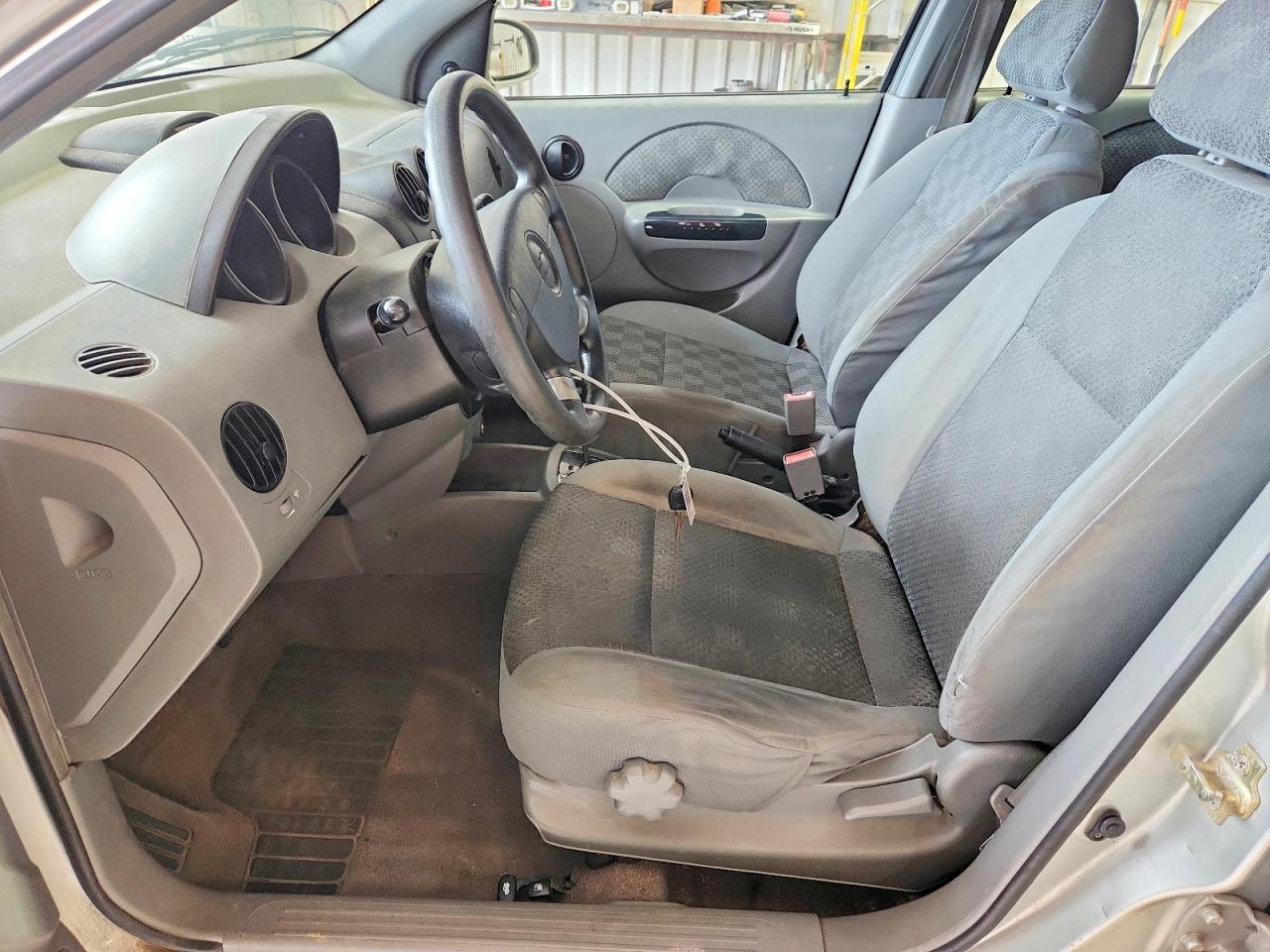 2005 Chevrolet Aveo Base Silver vin: KL1TD52665B446561