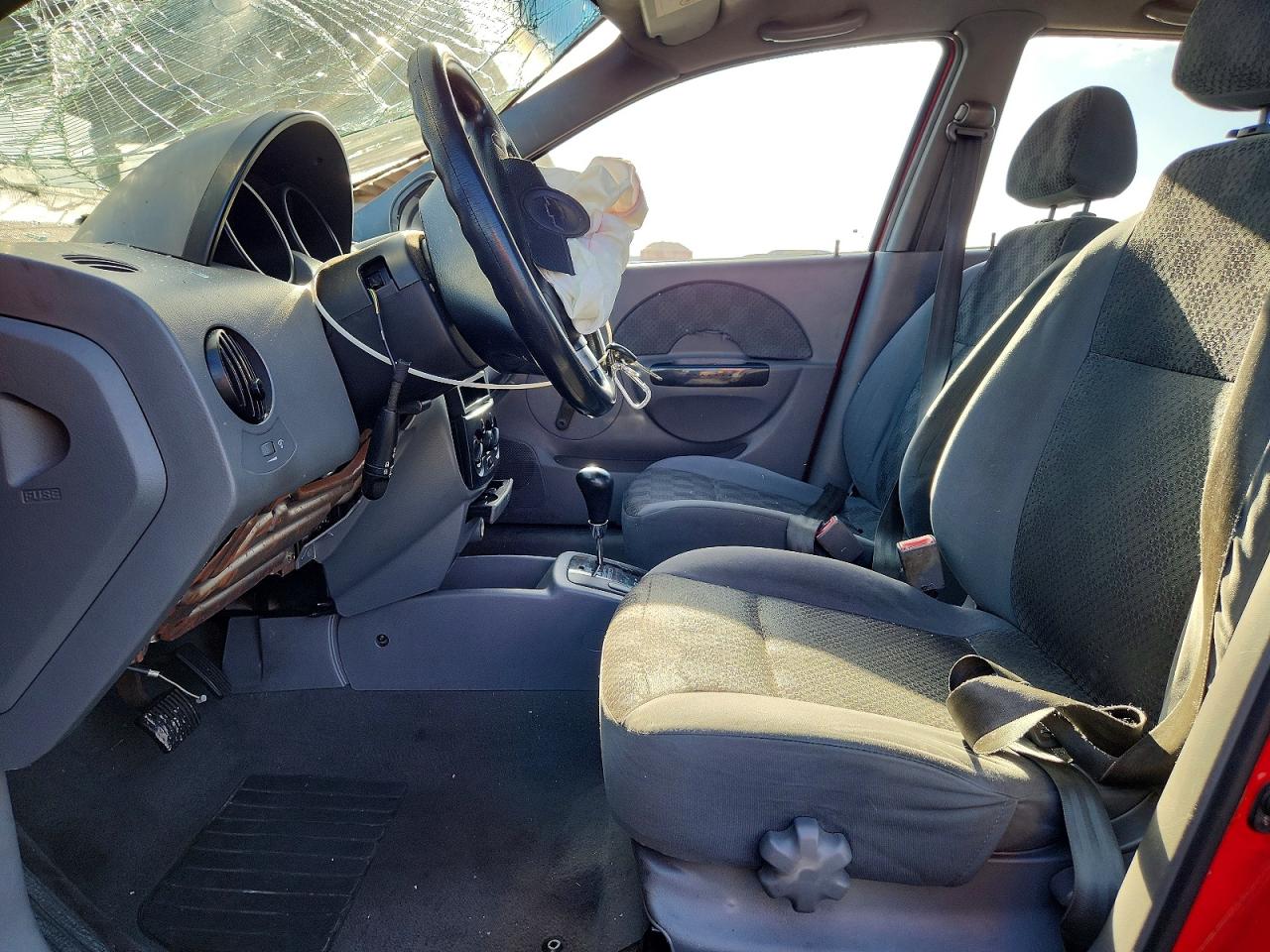 2004 Chev Aveo Красный vin: KL1TD52674B140287