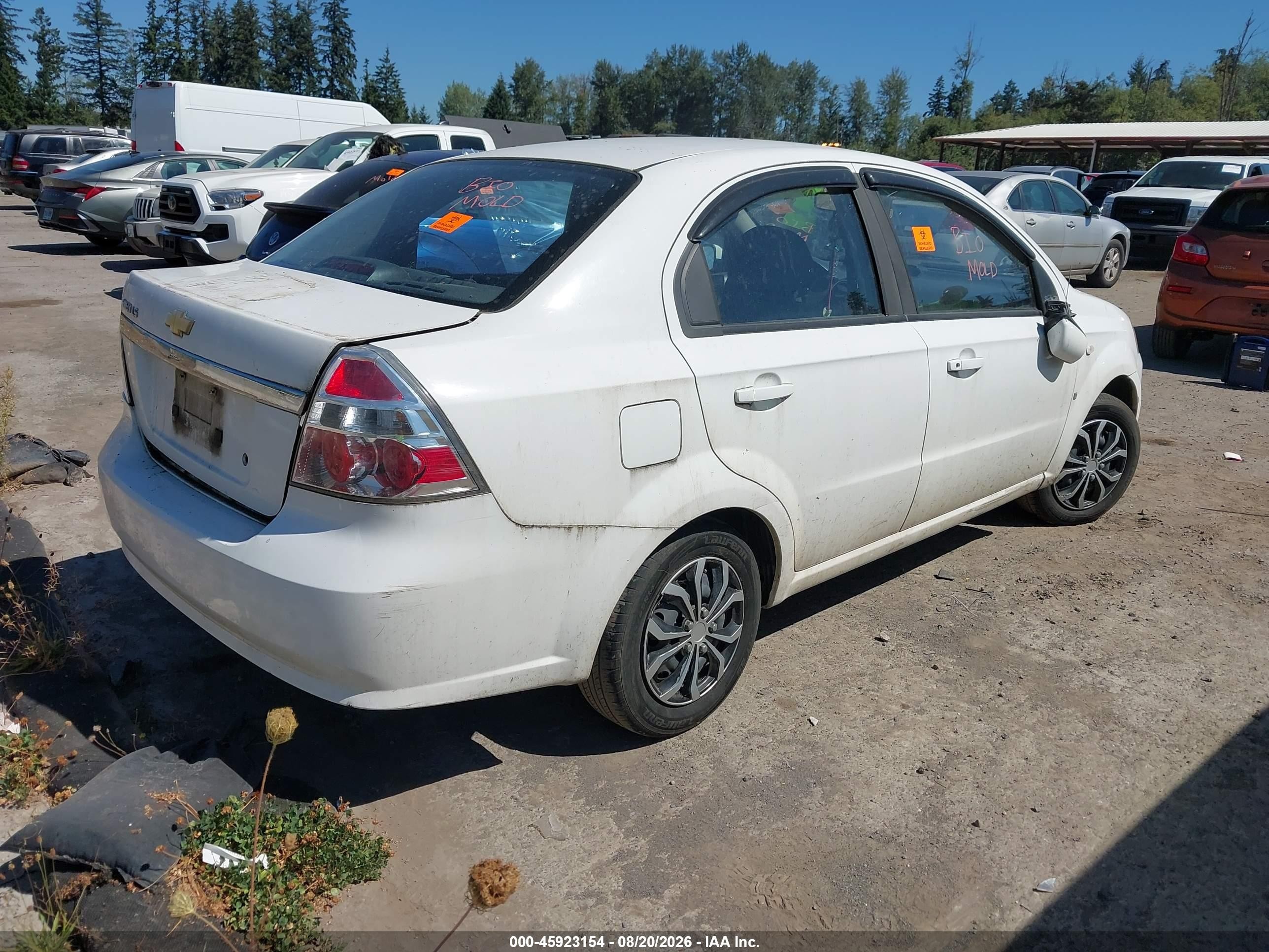 2008 Chevrolet Aveo Ls White vin: KL1TD56608B098691