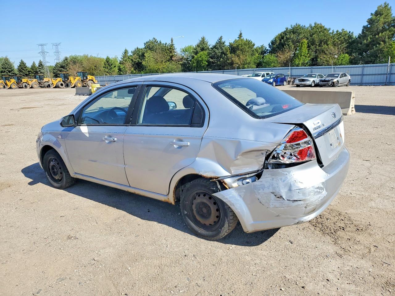 2007 Chevrolet Aveo Base Silver vin: KL1TD56657B128220