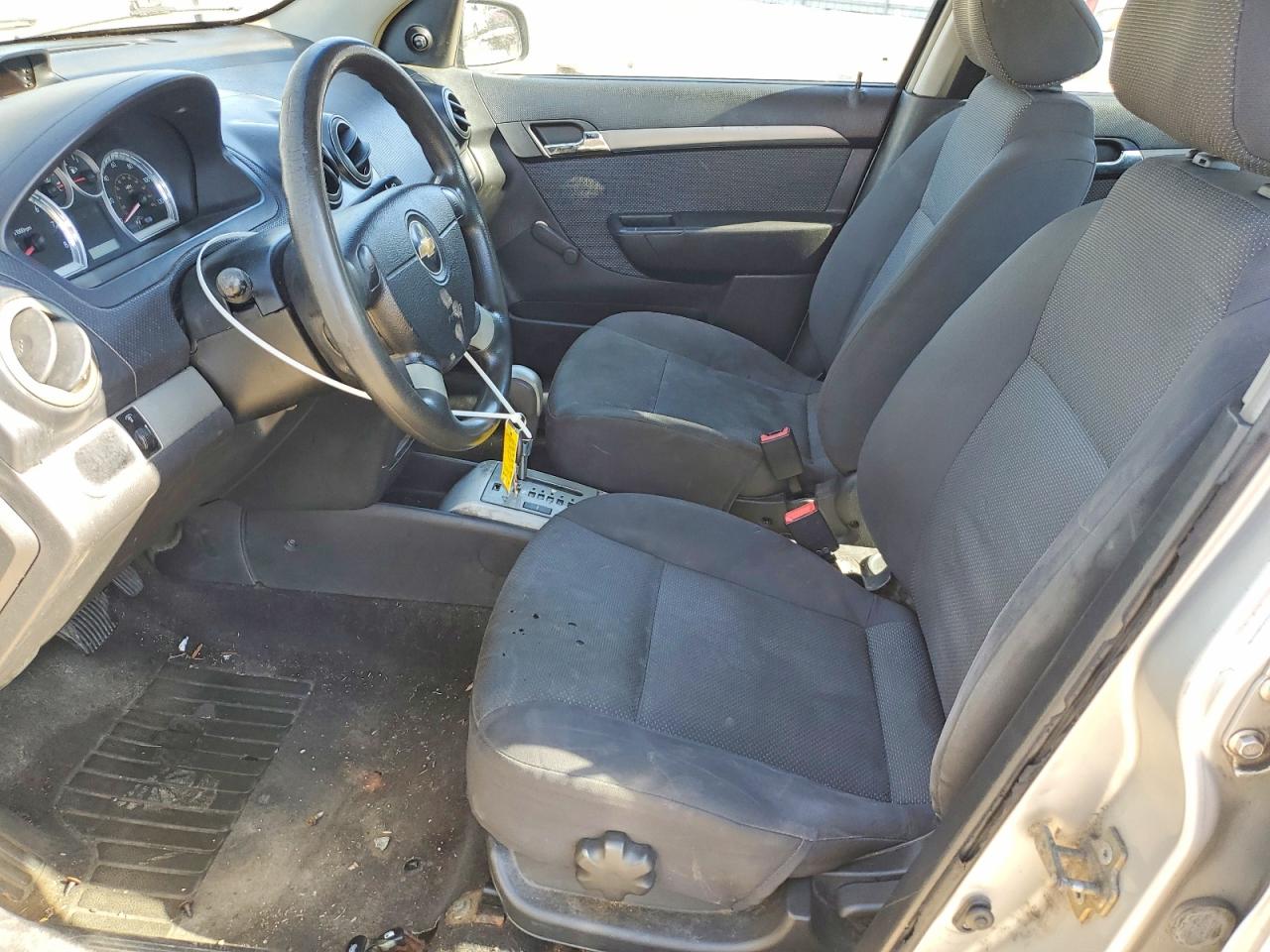 2007 Chevrolet Aveo Base Silver vin: KL1TD56657B128220