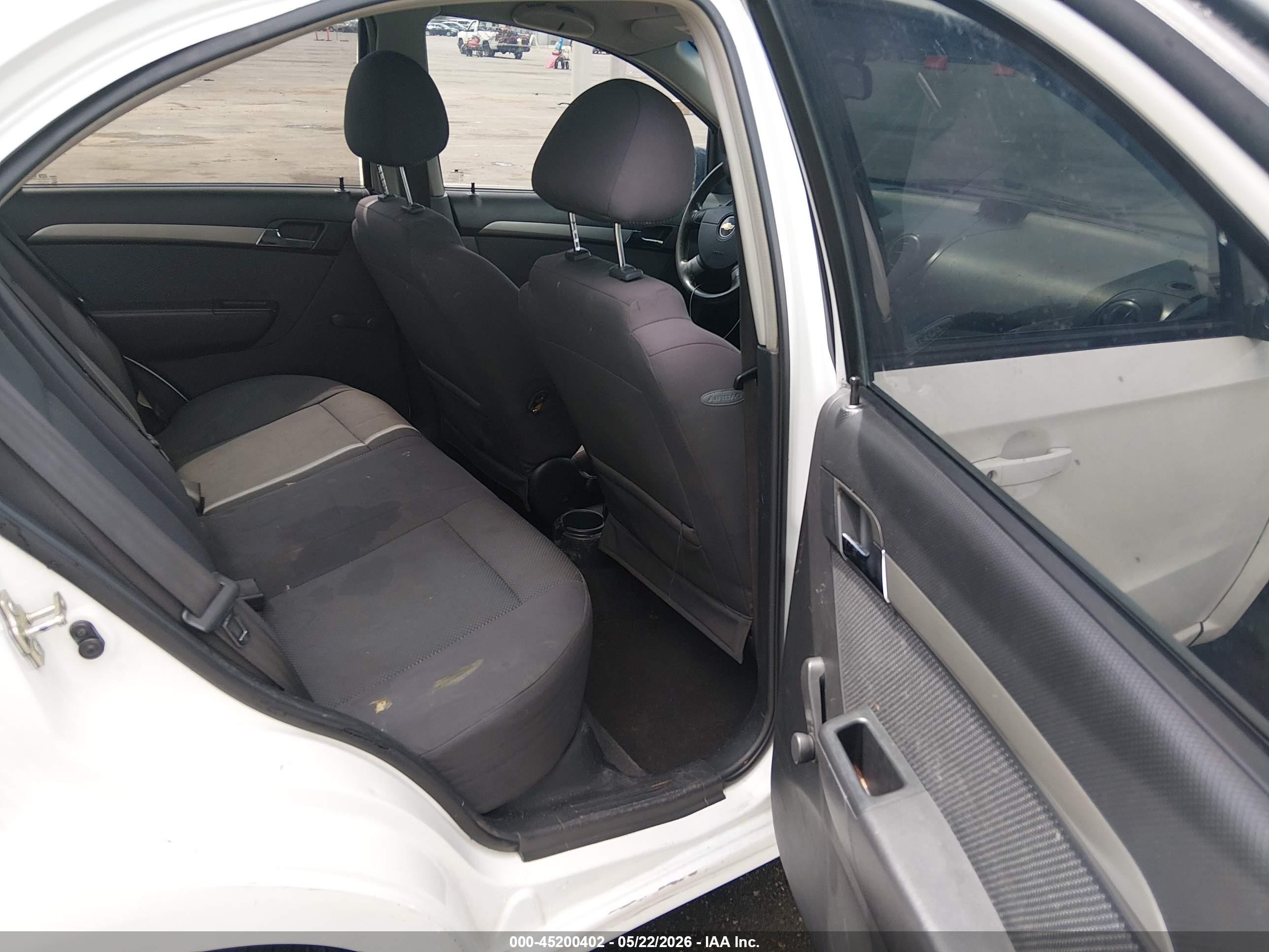 2008 Chevrolet Aveo Ls White vin: KL1TD56658B118689