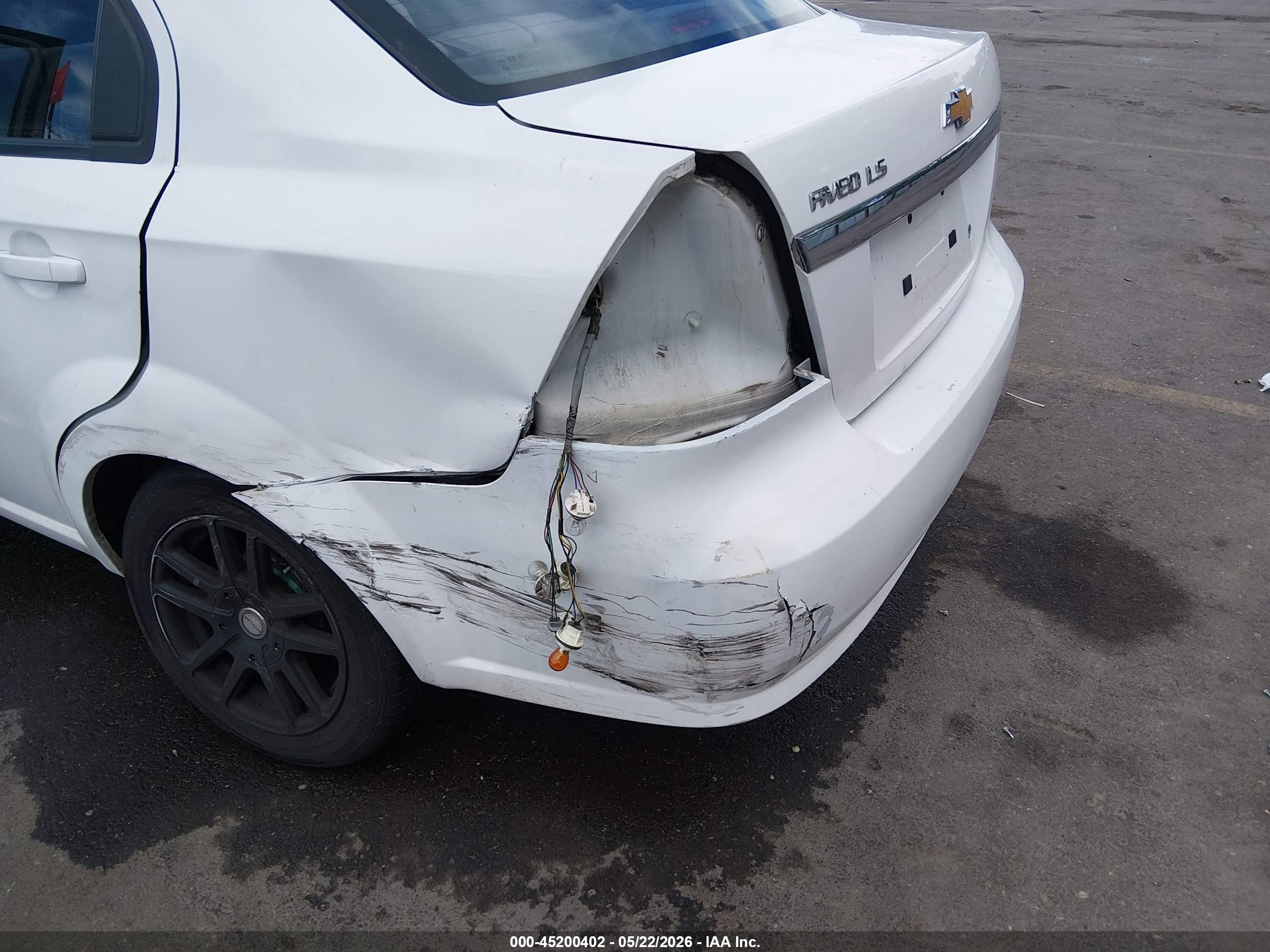 2008 Chevrolet Aveo Ls White vin: KL1TD56658B118689