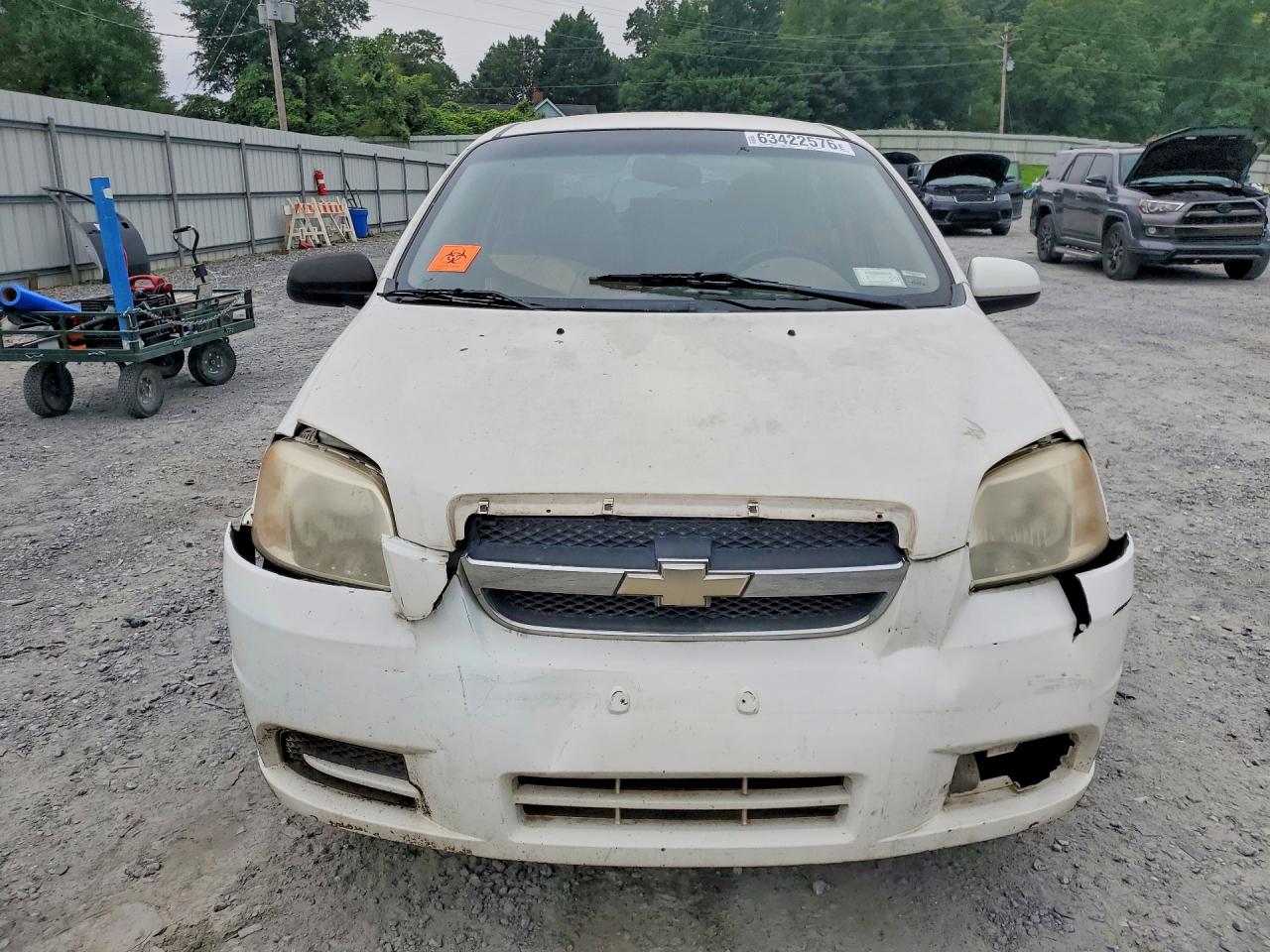 2008 Chevrolet Aveo Base White vin: KL1TD56688B009563