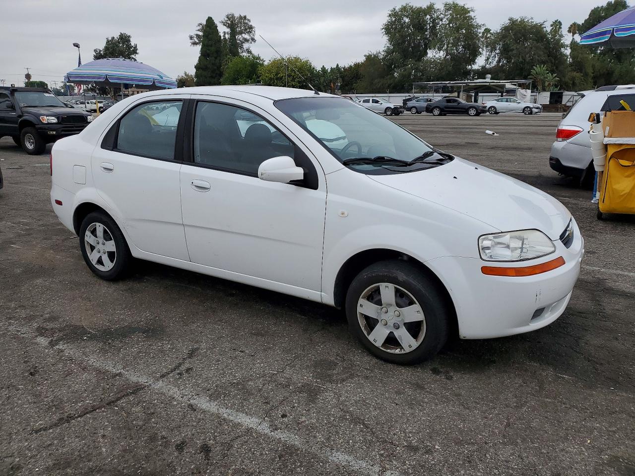2006 Chevrolet Aveo Base White vin: KL1TD56696B675828