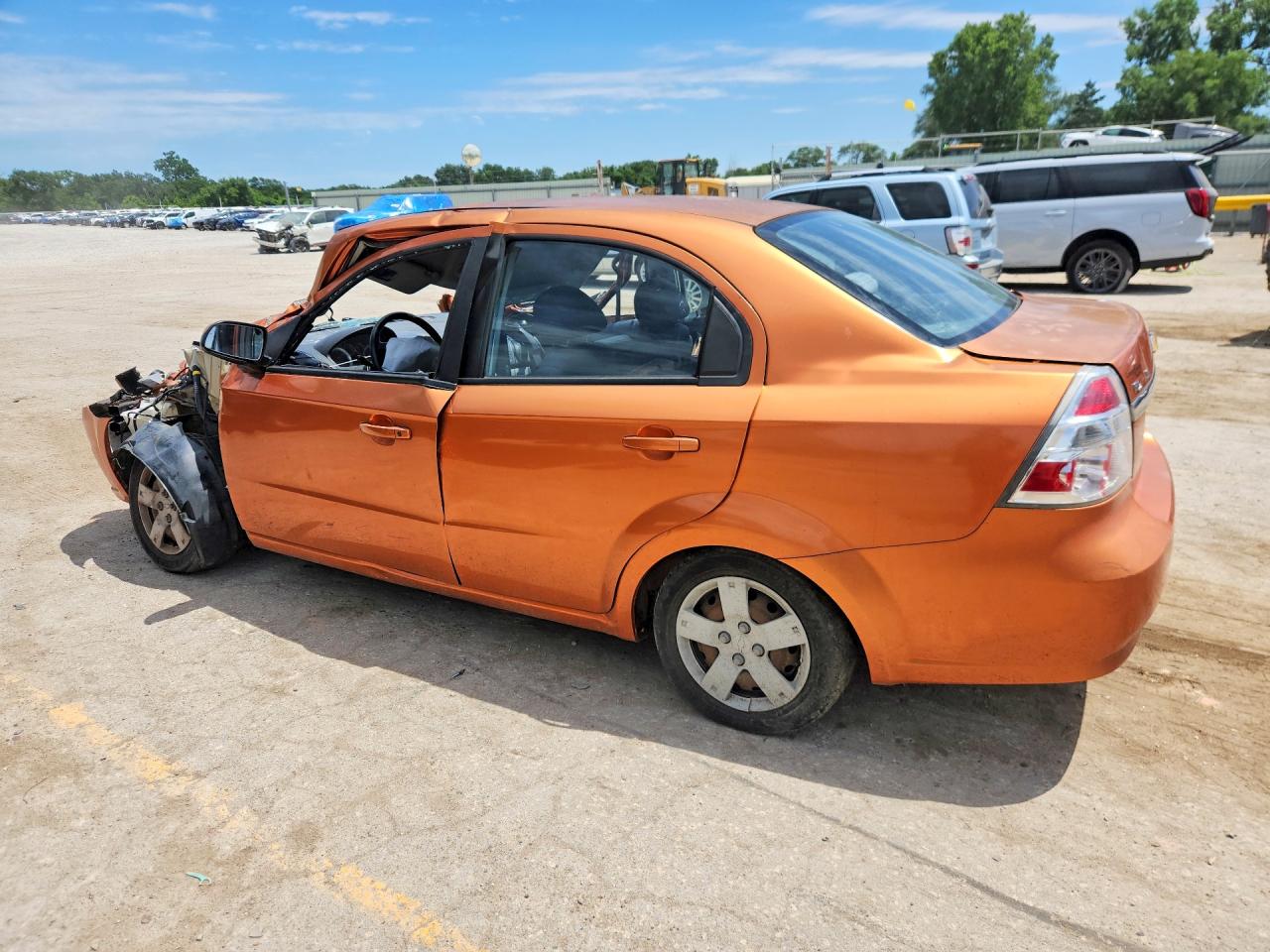 2007 Chevrolet Aveo Base Orange vin: KL1TD566X7B120033