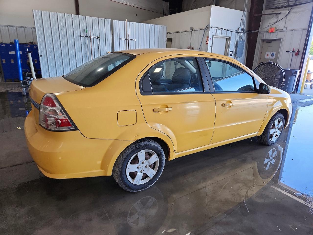 2009 Chevrolet Aveo Ls Yellow vin: KL1TD56E89B361308