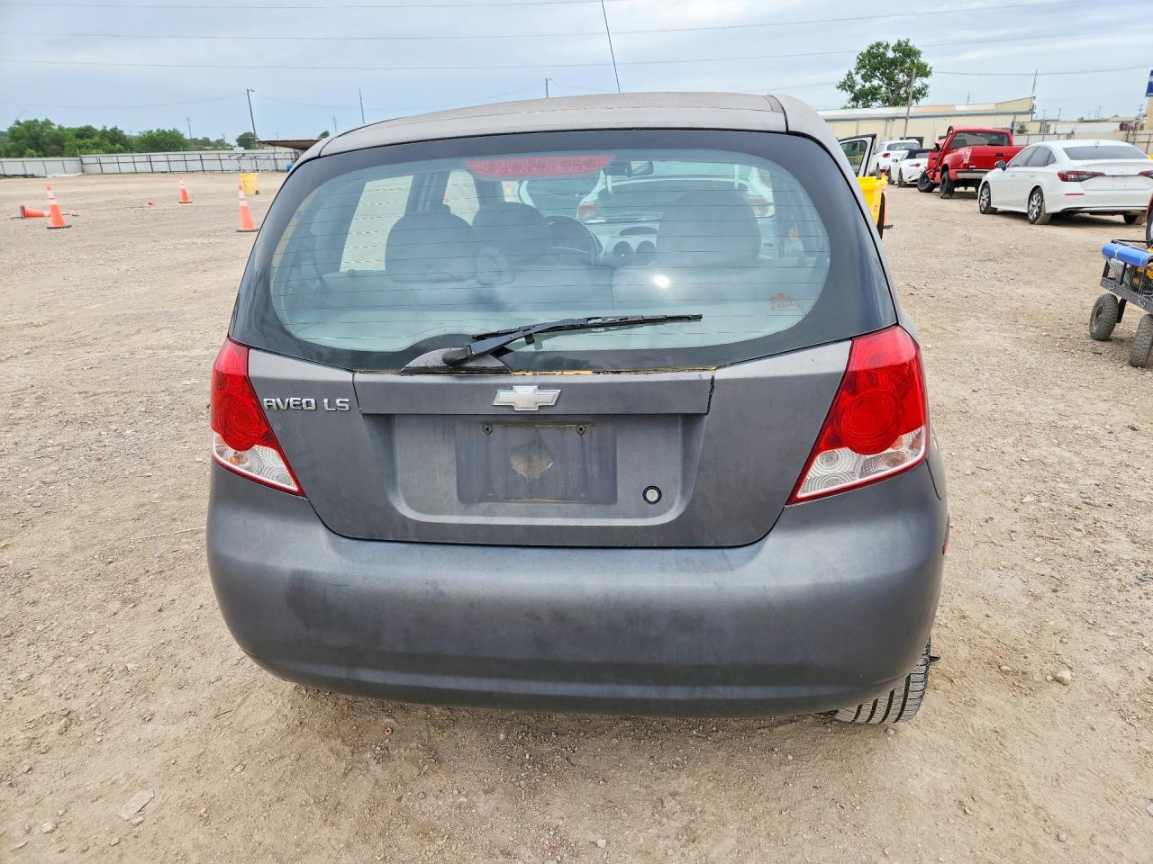 2005 Chevrolet Aveo Base Серый vin: KL1TD62605B462616