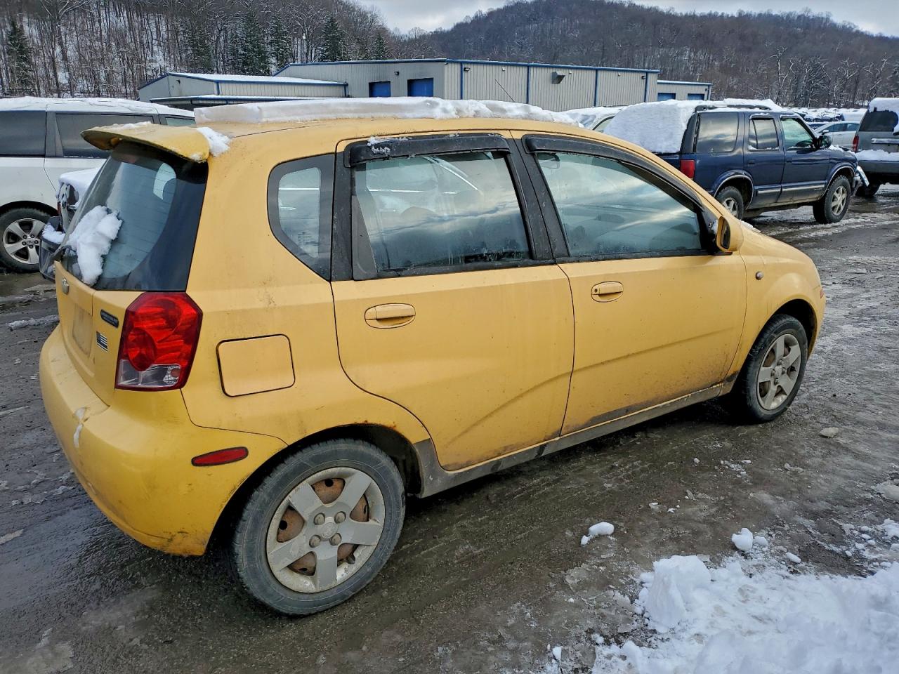 2005 Chevrolet Aveo Base Yellow vin: KL1TD62675B304516