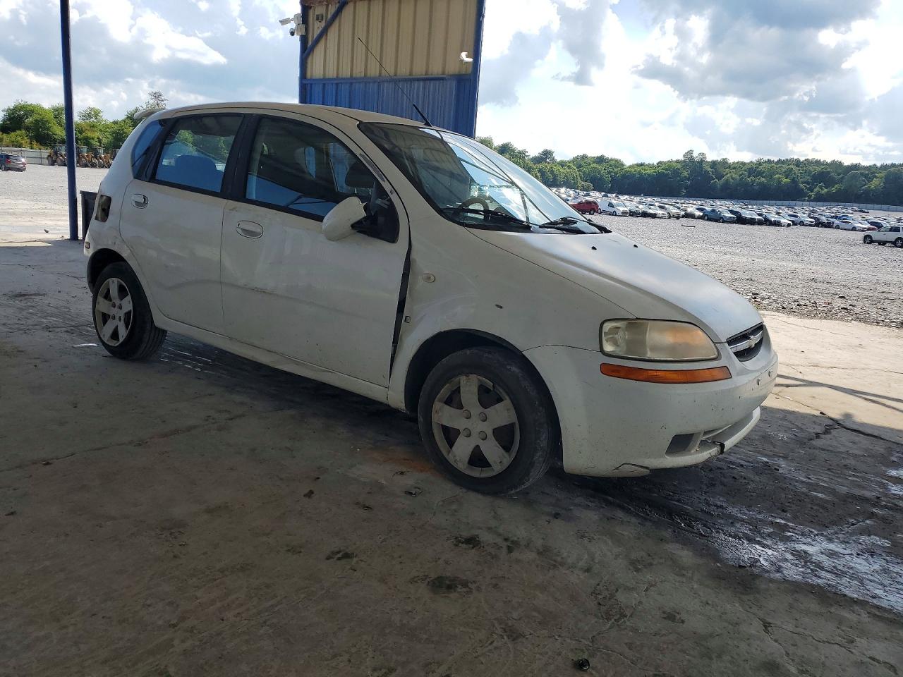 2007 Chevrolet Aveo Base White vin: KL1TD66647B793468