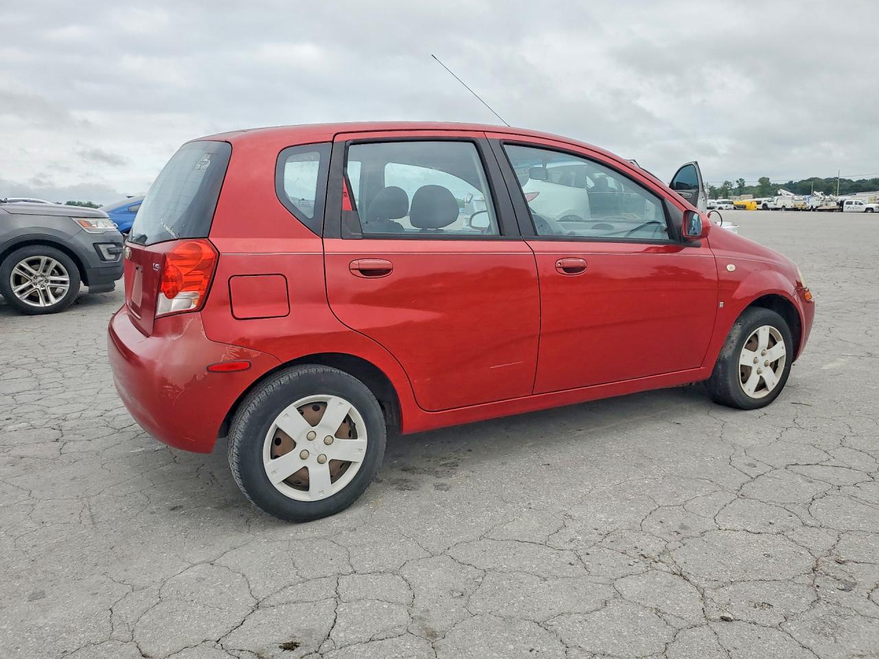 2008 Chevrolet Aveo Base Red vin: KL1TD66648B063044
