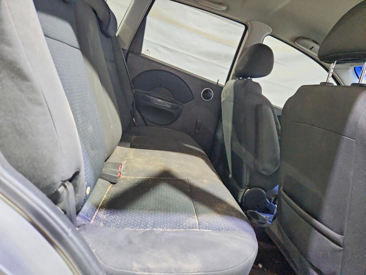 2007 Chevrolet Aveo Base Серебряный vin: KL1TD66677B727139