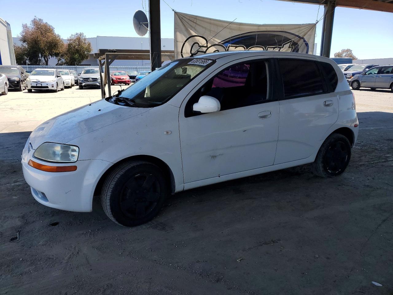 2006 Chevrolet Aveo Base White vin: KL1TD66686B674529