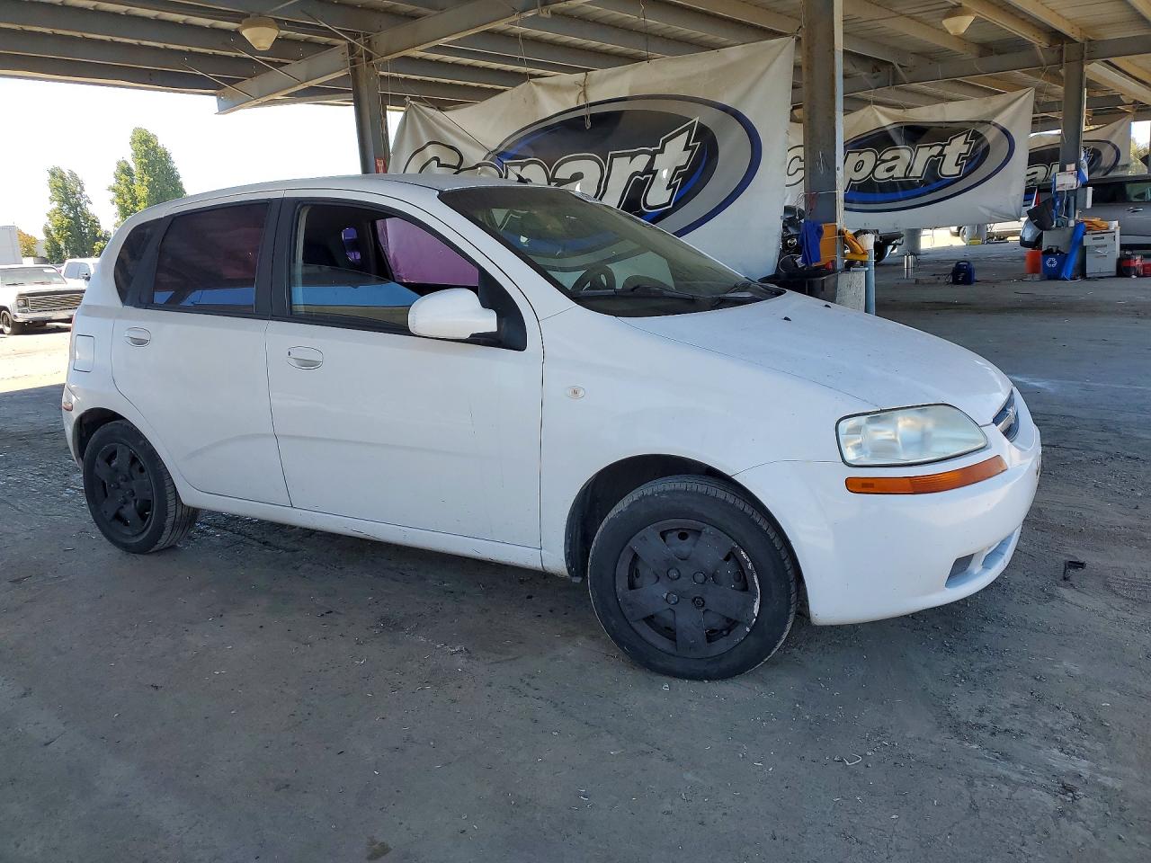 2006 Chevrolet Aveo Base White vin: KL1TD66686B674529