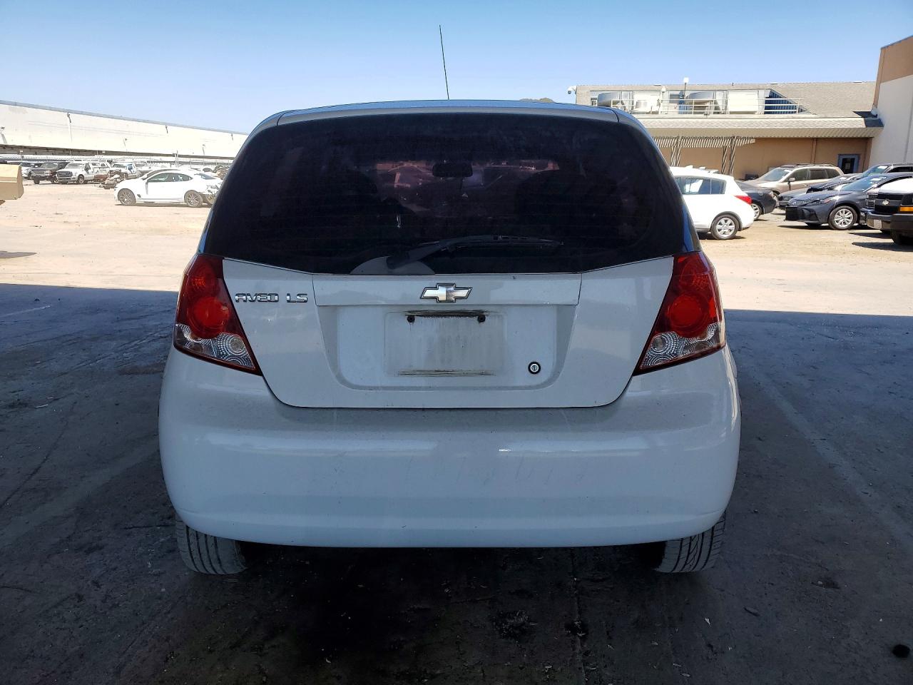 2006 Chevrolet Aveo Base White vin: KL1TD66686B674529
