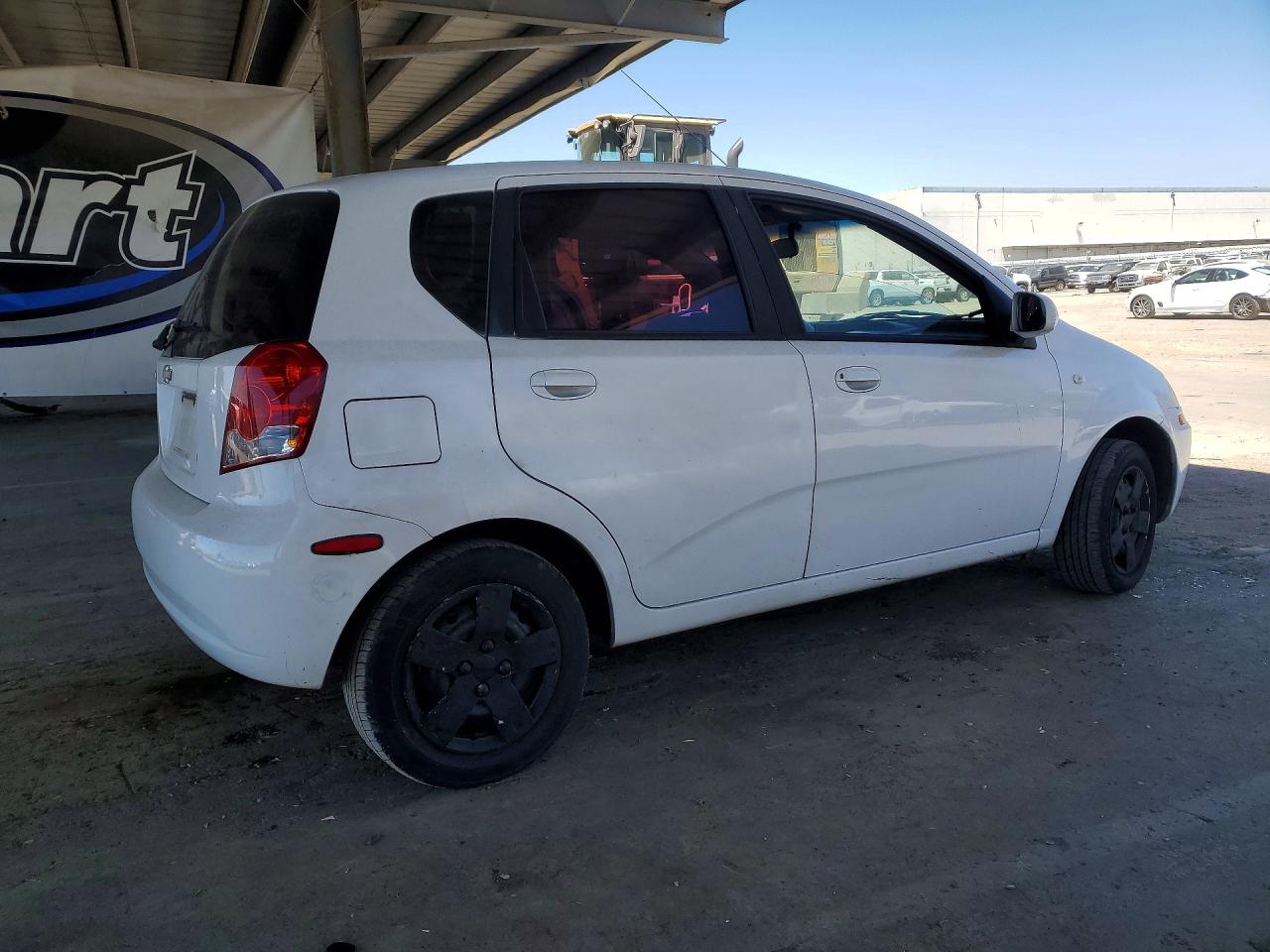 2006 Chevrolet Aveo Base White vin: KL1TD66686B674529