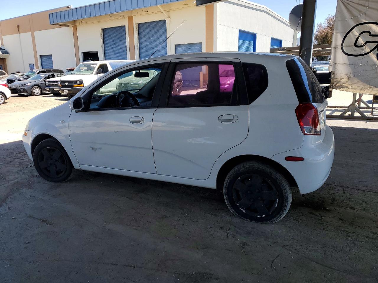 2006 Chevrolet Aveo Base White vin: KL1TD66686B674529