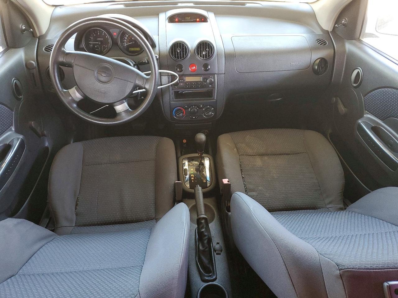 2006 Chevrolet Aveo Base White vin: KL1TD66686B674529