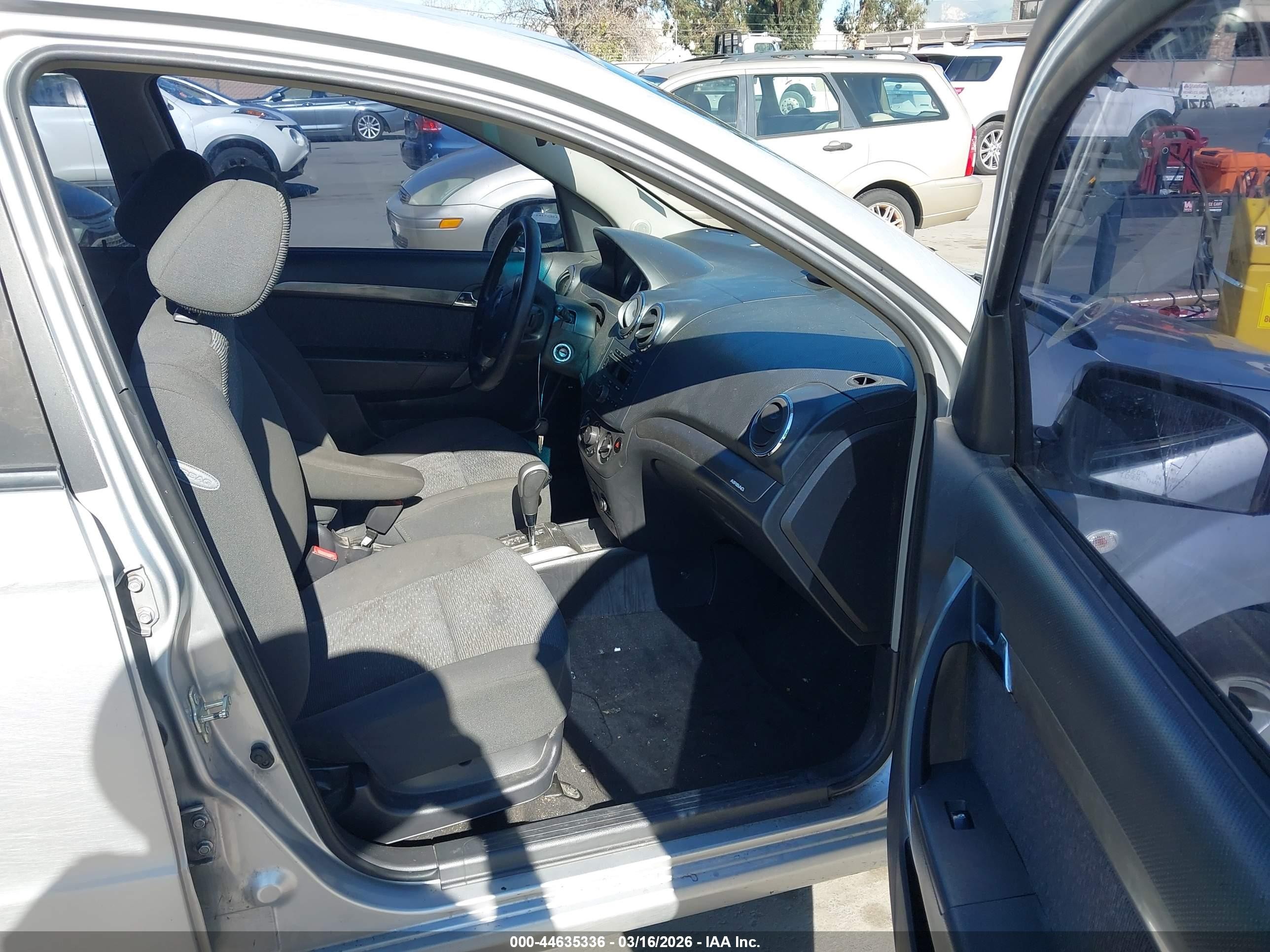 2008 Chevrolet Aveo Lt Silver vin: KL1TG56618B238920