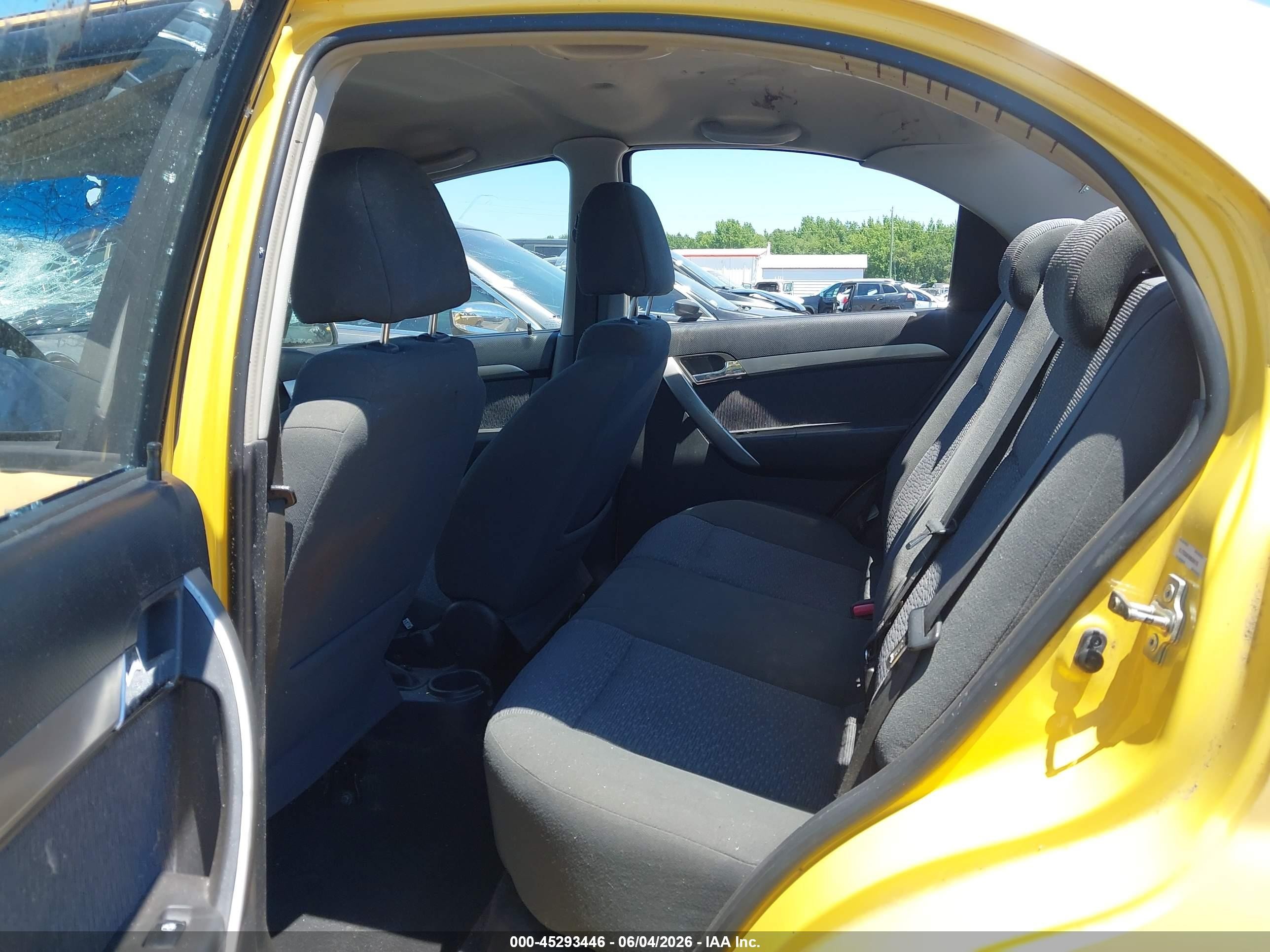 2009 Chevrolet Aveo Lt Yellow vin: KL1TG56E89B388175