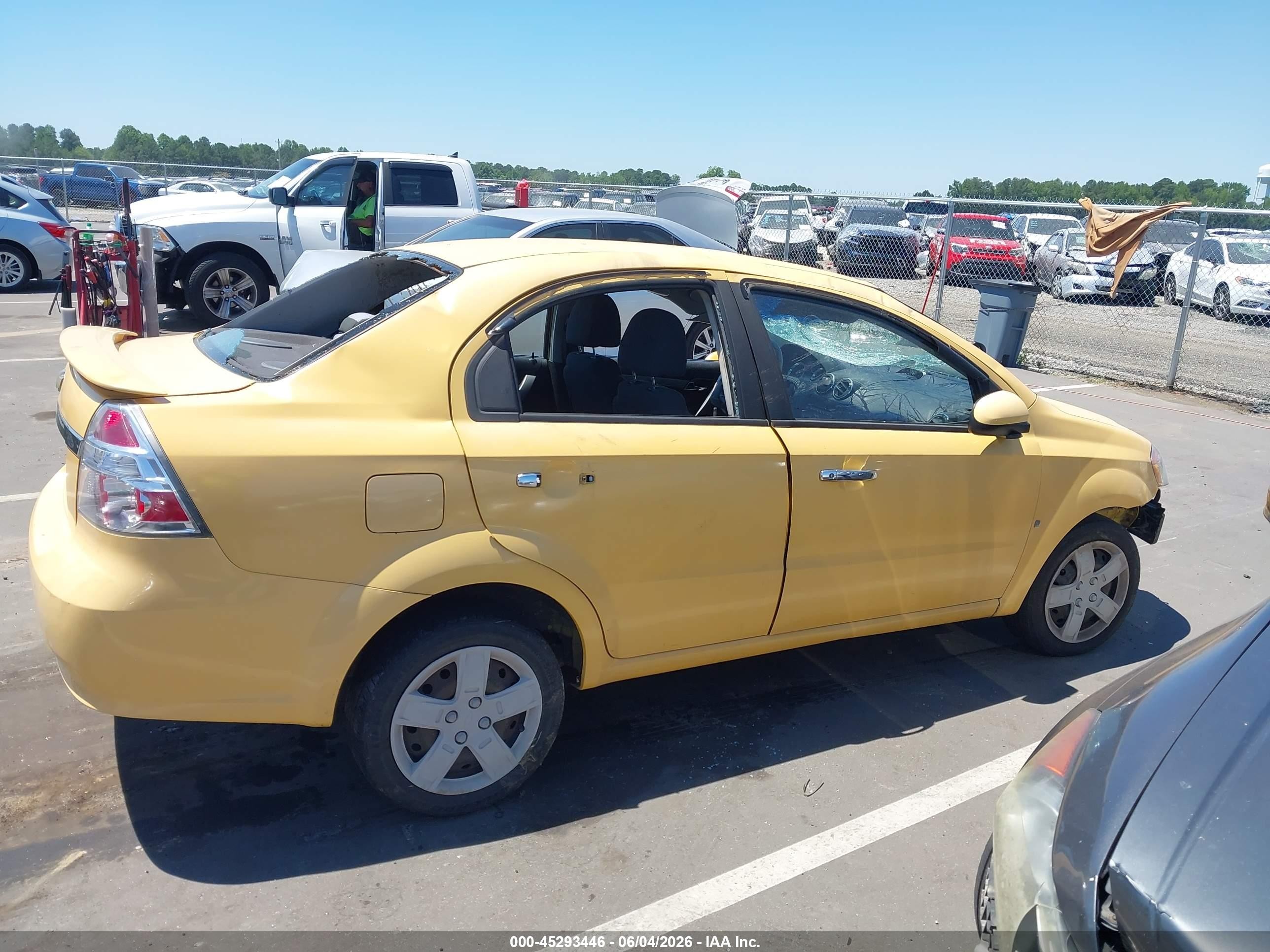2009 Chevrolet Aveo Lt Yellow vin: KL1TG56E89B388175