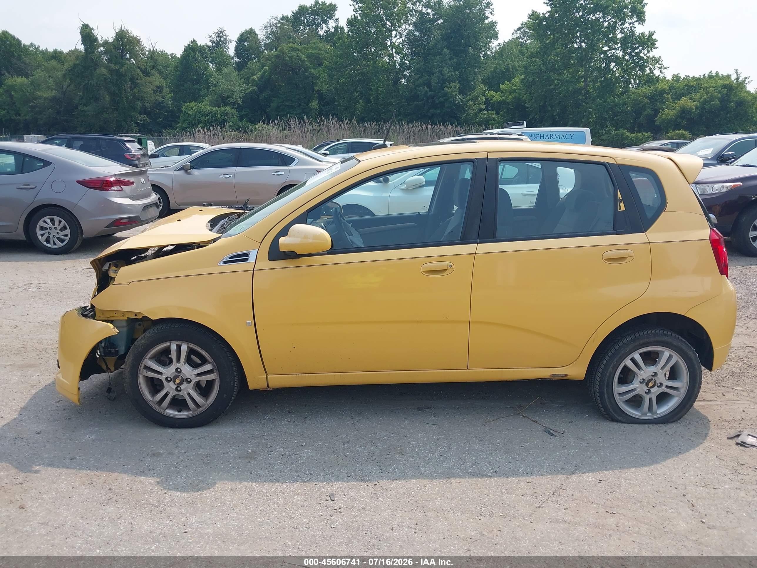 2009 Chevrolet Aveo Lt Yellow vin: KL1TG66E99B379958