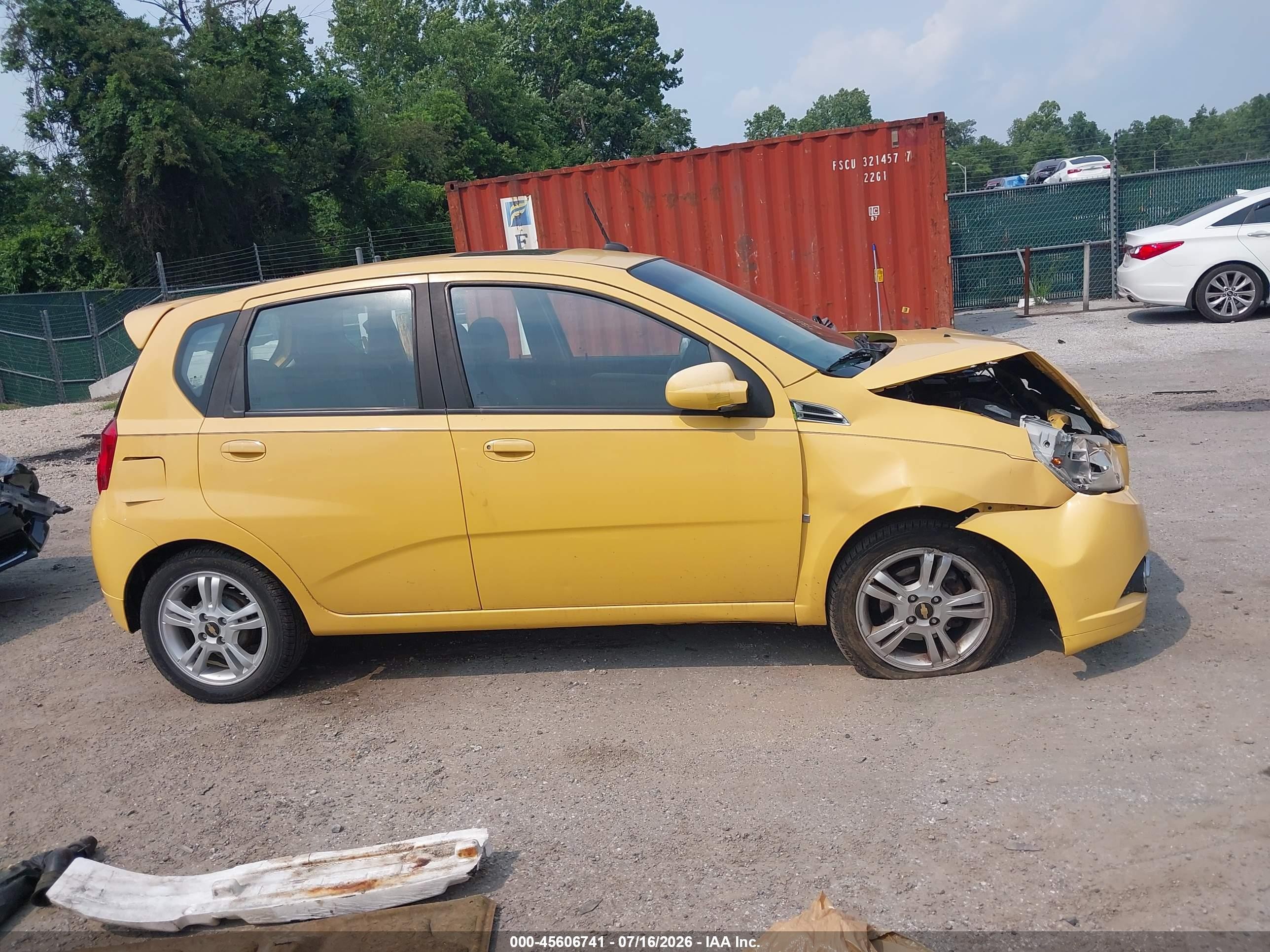 2009 Chevrolet Aveo Lt Yellow vin: KL1TG66E99B379958