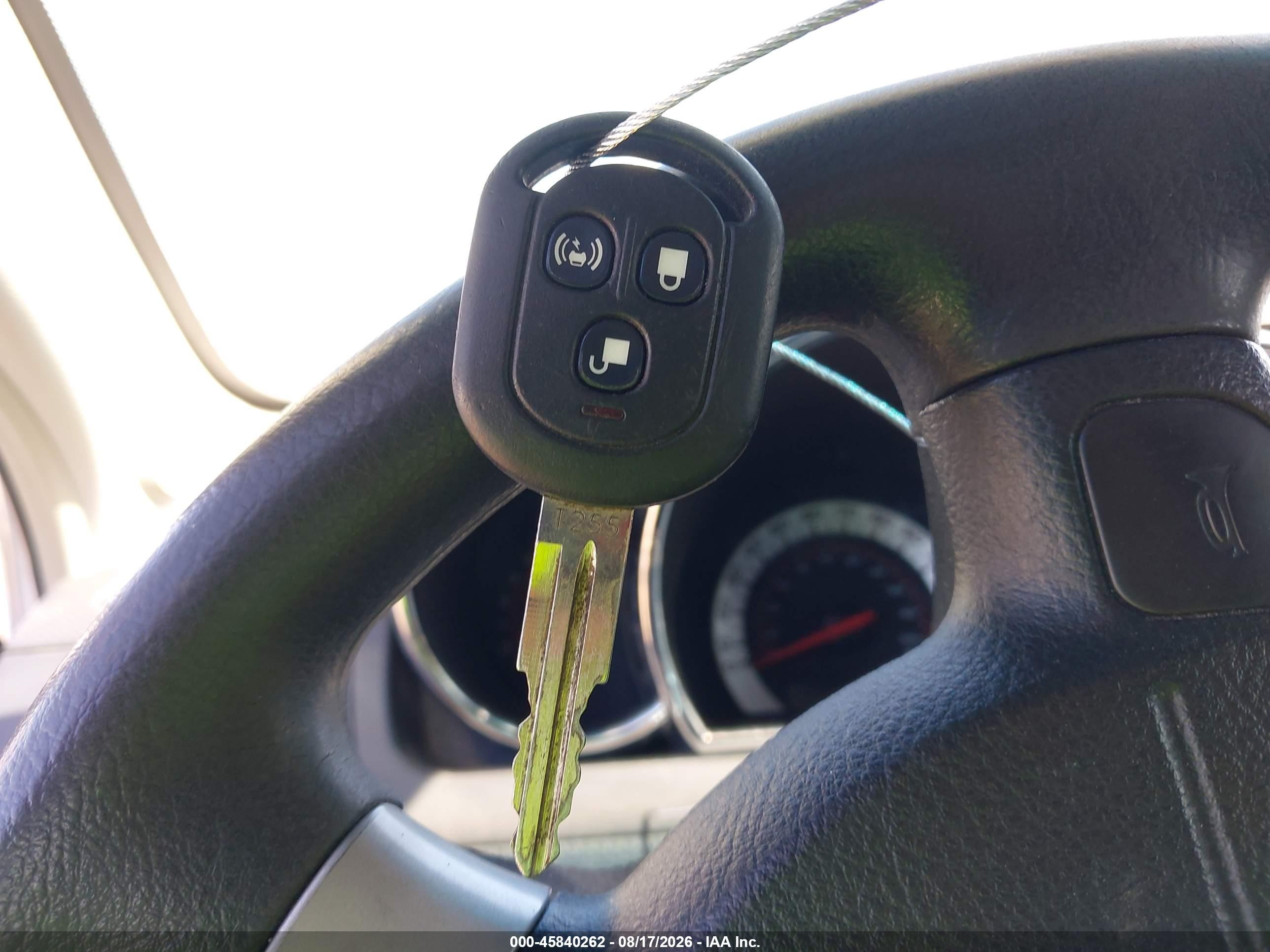 2009 Pontiac G3   Серебряный vin: KL2TD66E99B648836
