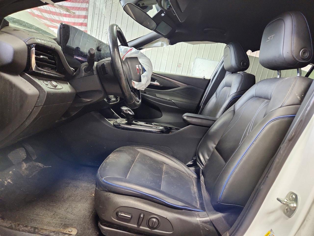 2025 Buick Envista Sport Touring White vin: KL47LBEP2SB079891