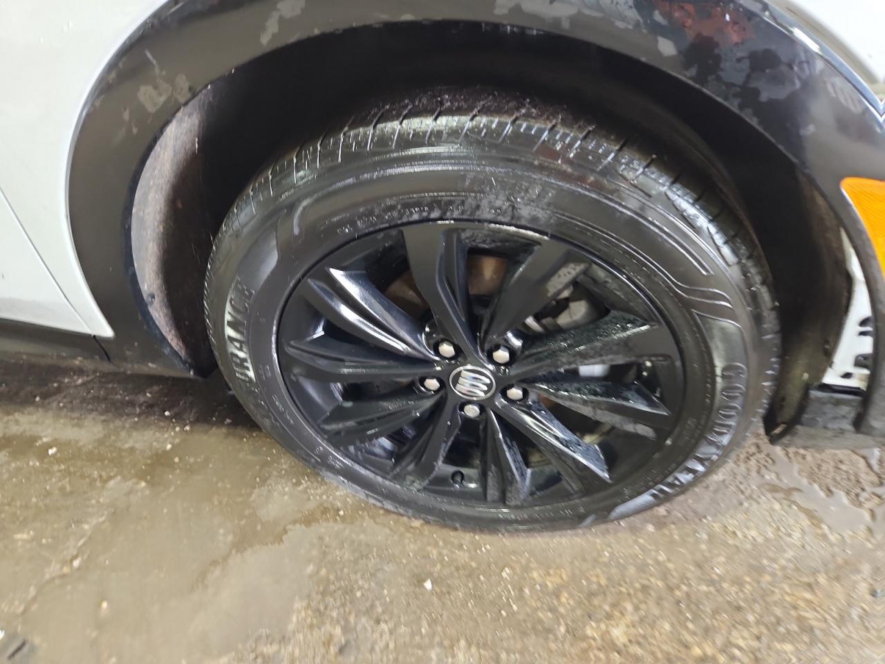 2025 Buick Envista Sport Touring White vin: KL47LBEP2SB079891 Damage: Right Front Wheel, Curb Rash, 4 To 5 Inches