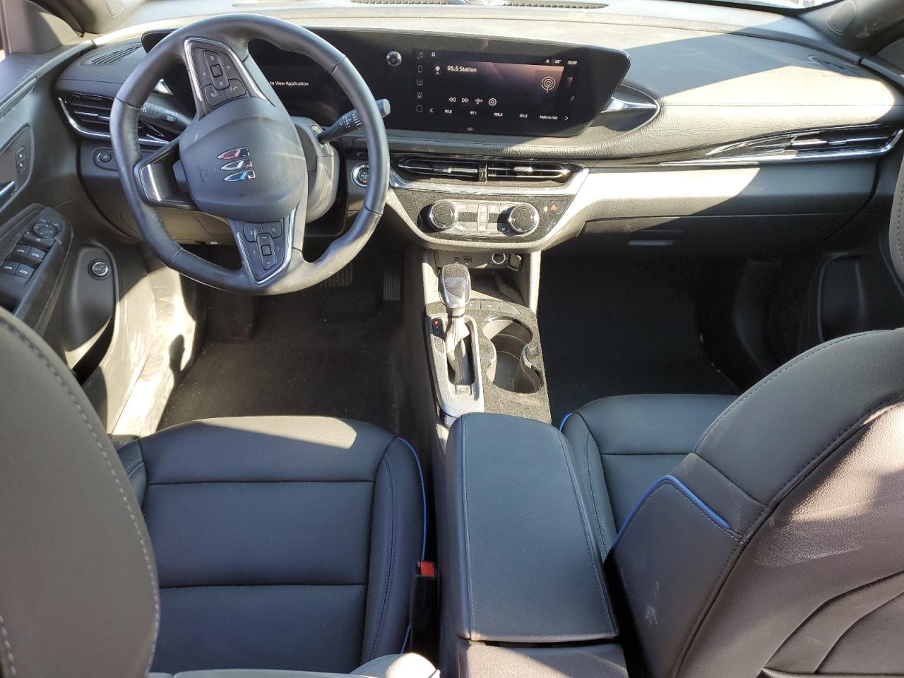 2025 Buick Envista Sport Touring Blue vin: KL47LBEP5SB039174