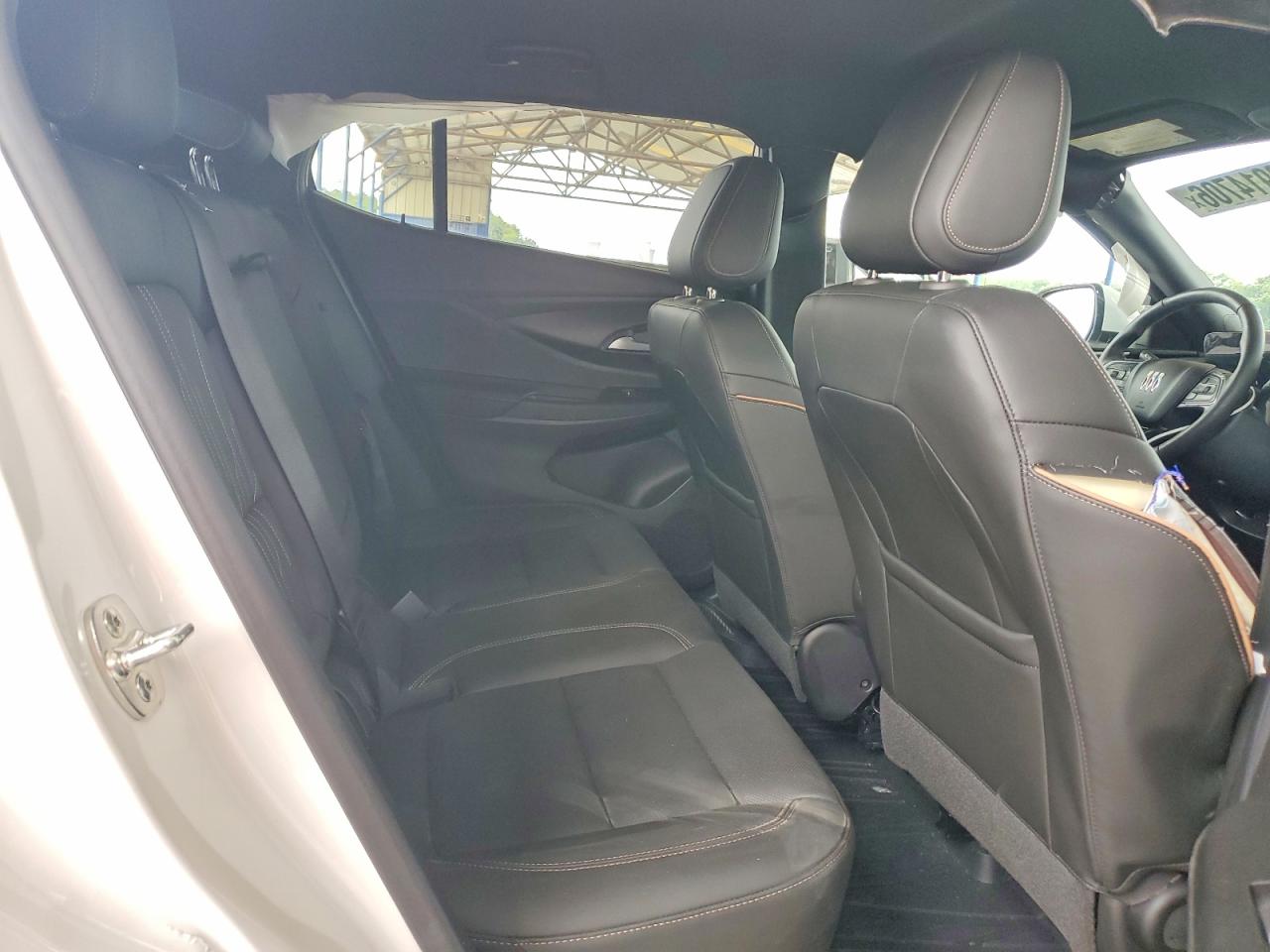 2024 Buick Envista Avenir White vin: KL47LCE28RB076417