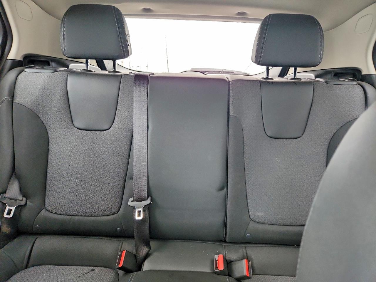 2024 Buick Encore Gx Preferred White vin: KL4AMBS25RB107446