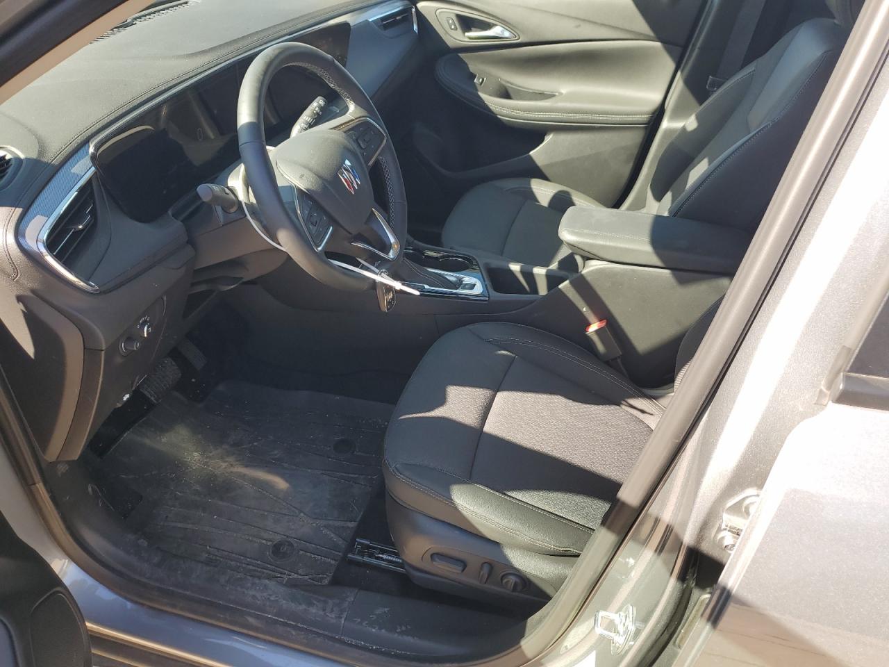 2025 Buick Encore Gx Preferred Silver vin: KL4AMBSL4SB083512