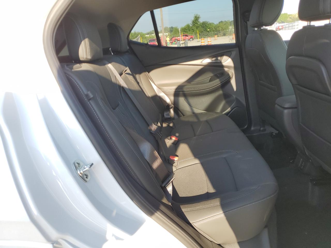 2025 Buick Encore Gx Avenir White vin: KL4AMGSL4SB106140