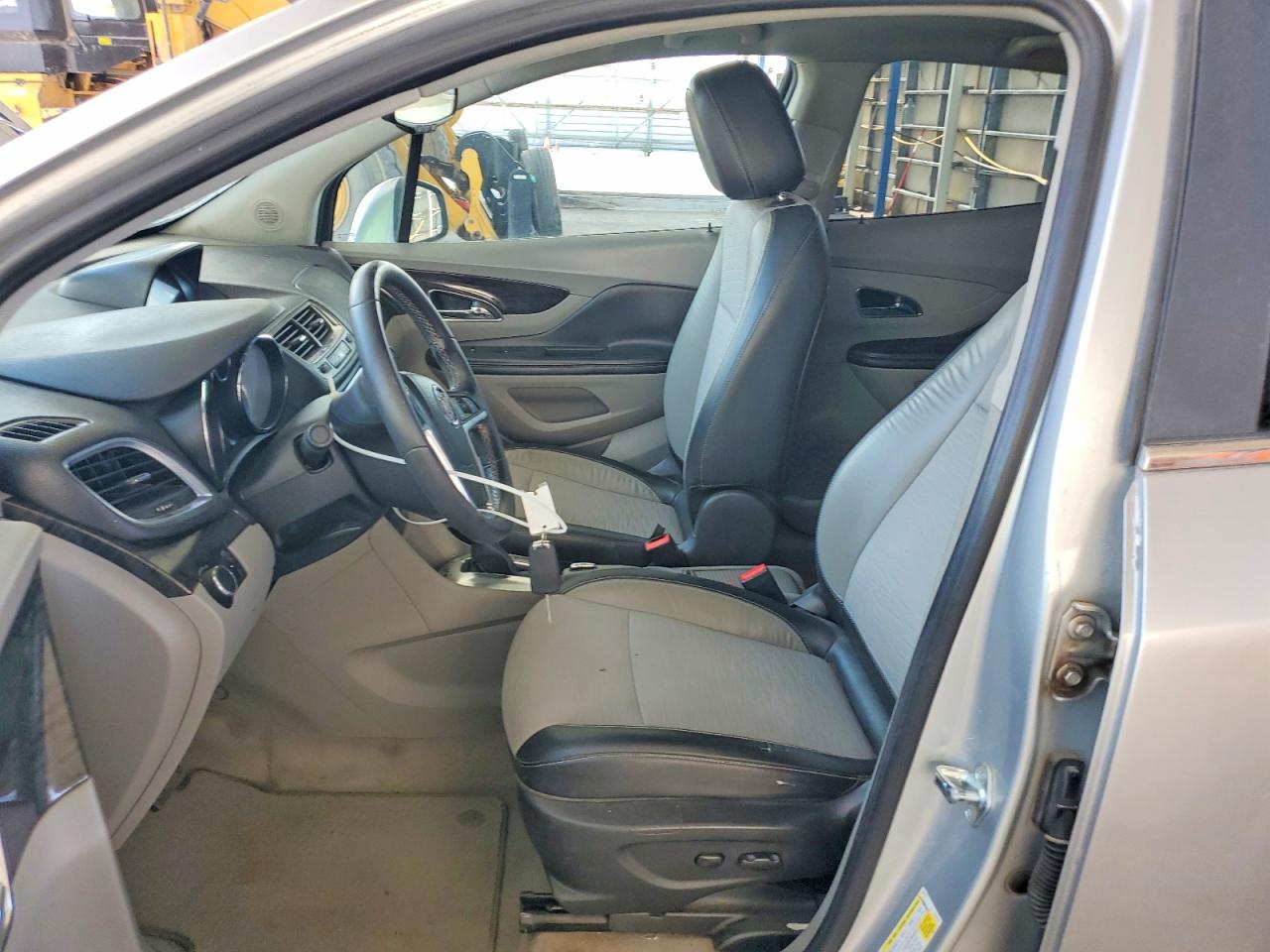 2015 Buick Encore Серебряный vin: KL4CJASB0FB141978