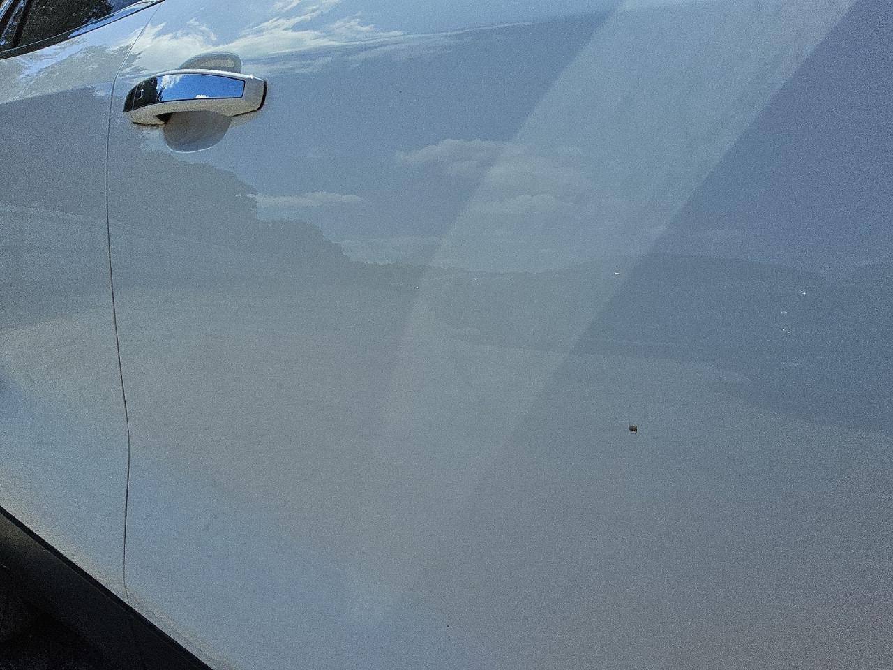 2017 Buick Encore Preferred White vin: KL4CJASB1HB059051 Damage: Right Front Door, Chipped, 3