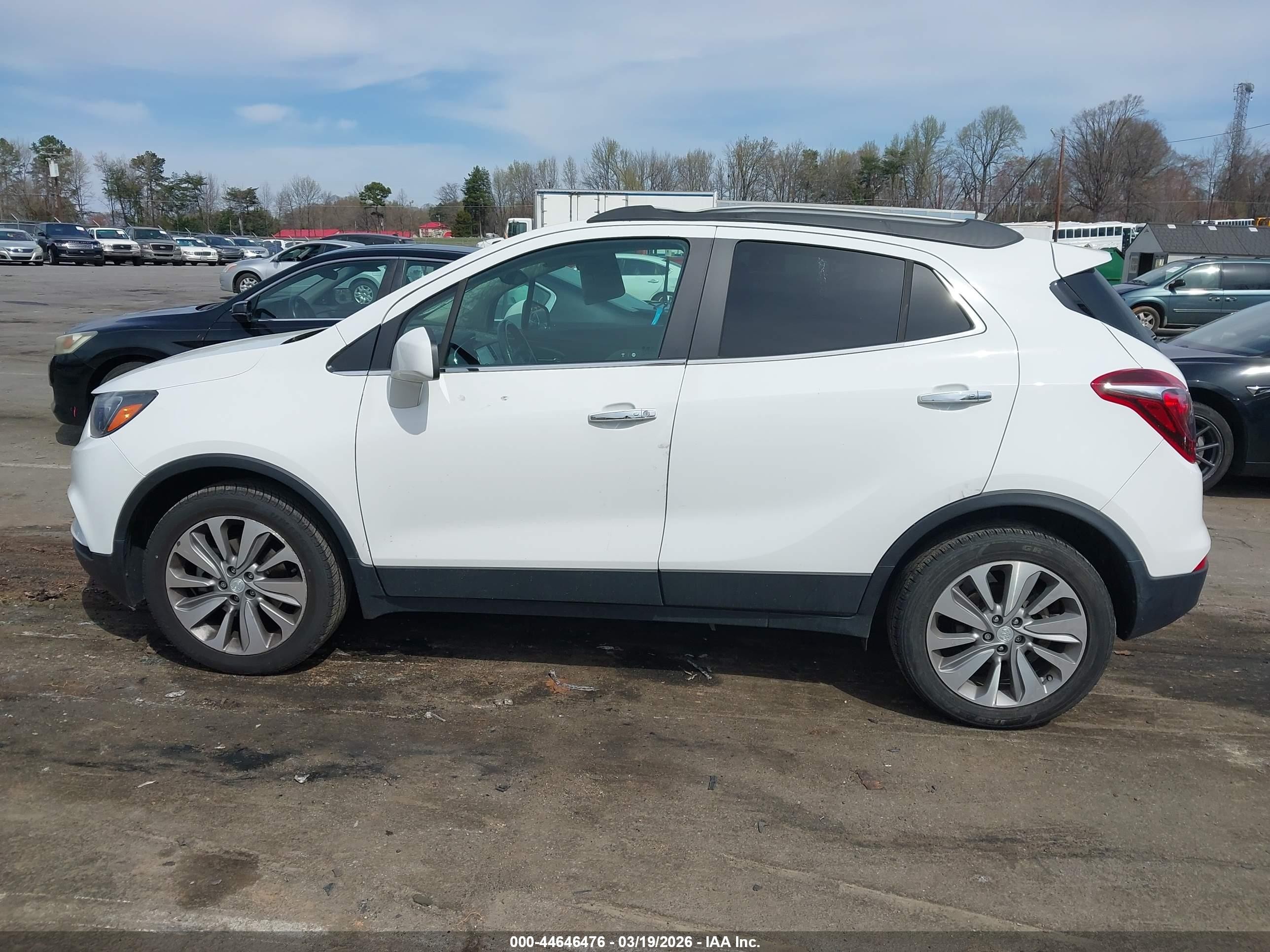 2020 Buick Encore Fwd Preferred White vin: KL4CJASB1LB039844