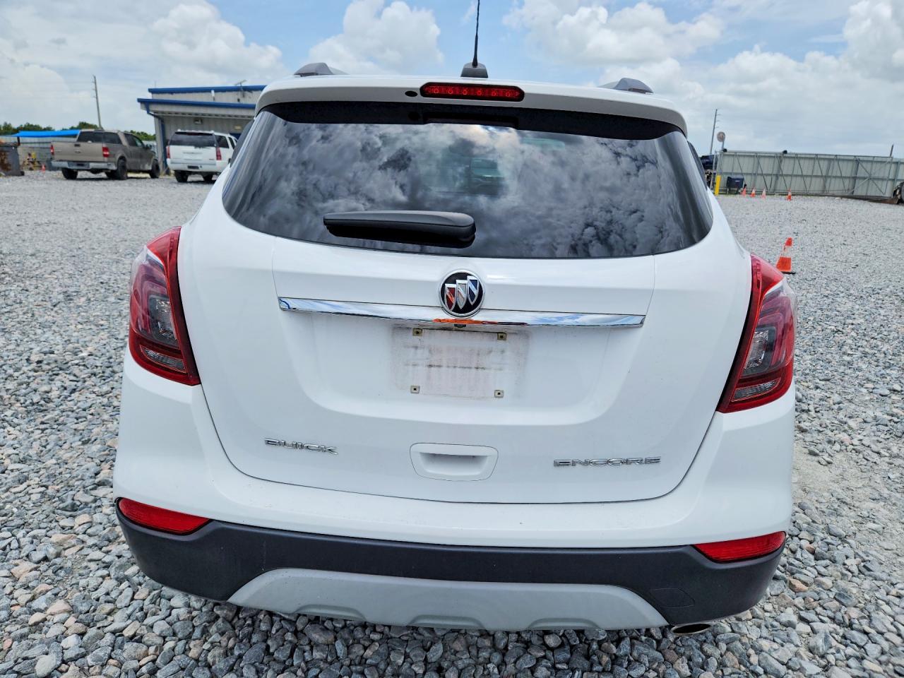 2018 Buick Encore Preferred White vin: KL4CJASB2JB651970
