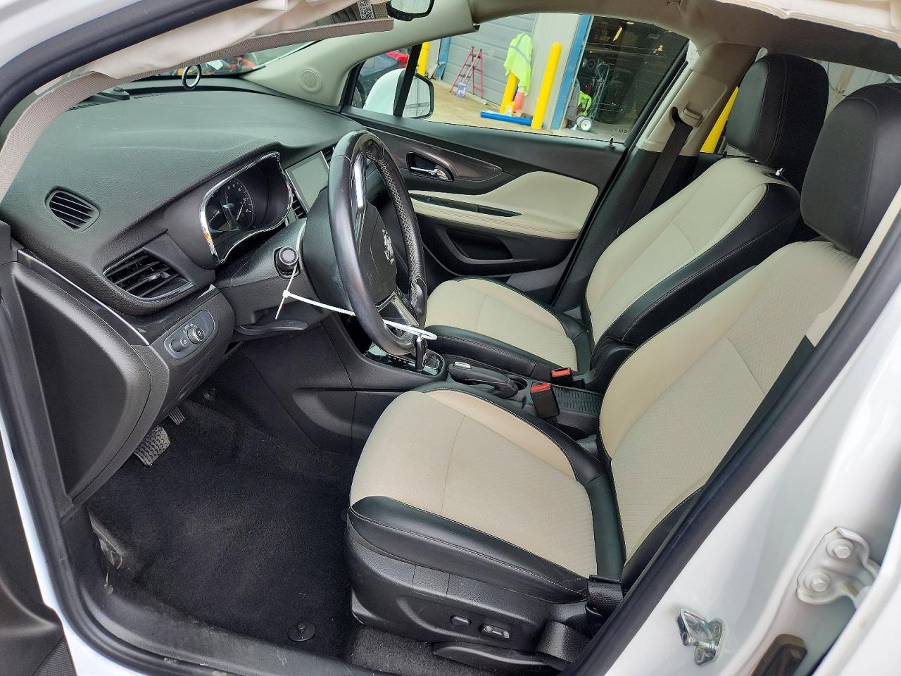 2019 Buick Encore Preferred White vin: KL4CJASB2KB706077