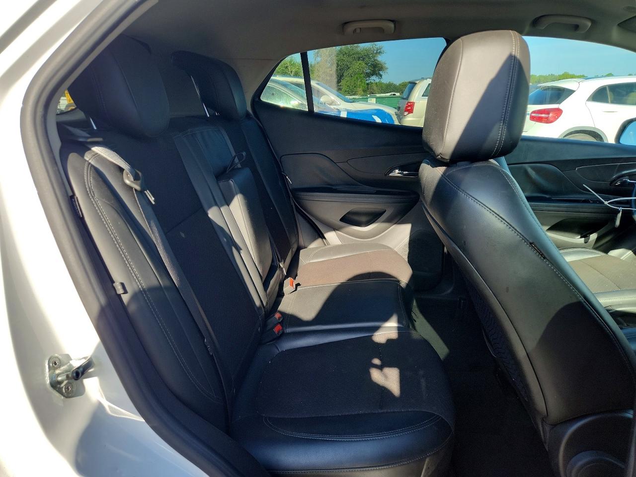 2019 Buick Encore Preferred White vin: KL4CJASB2KB960307
