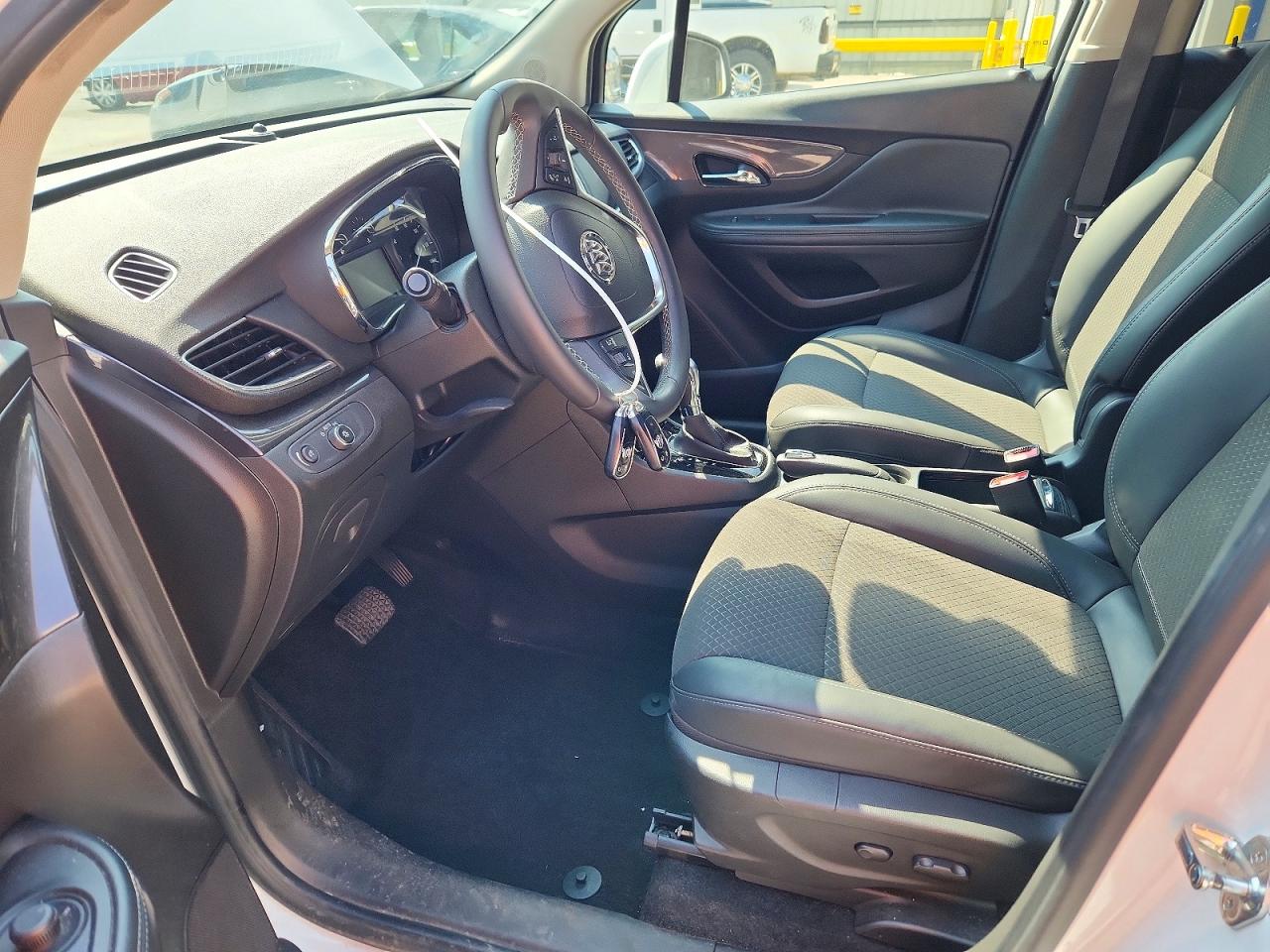 2020 Buick Encore Preferred White vin: KL4CJASB3LB000916