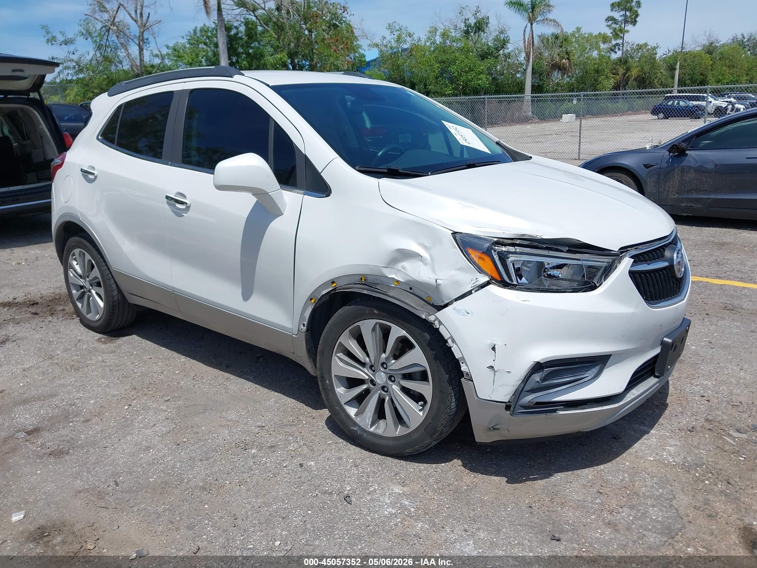 2020 Buick Encore Fwd Preferred White vin: KL4CJASB7LB068992