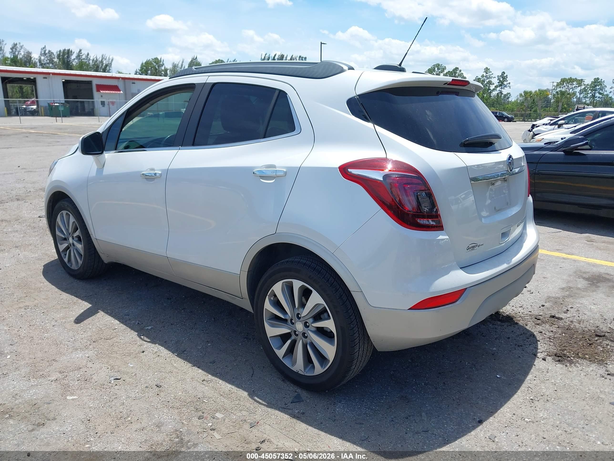 2020 Buick Encore Fwd Preferred White vin: KL4CJASB7LB068992