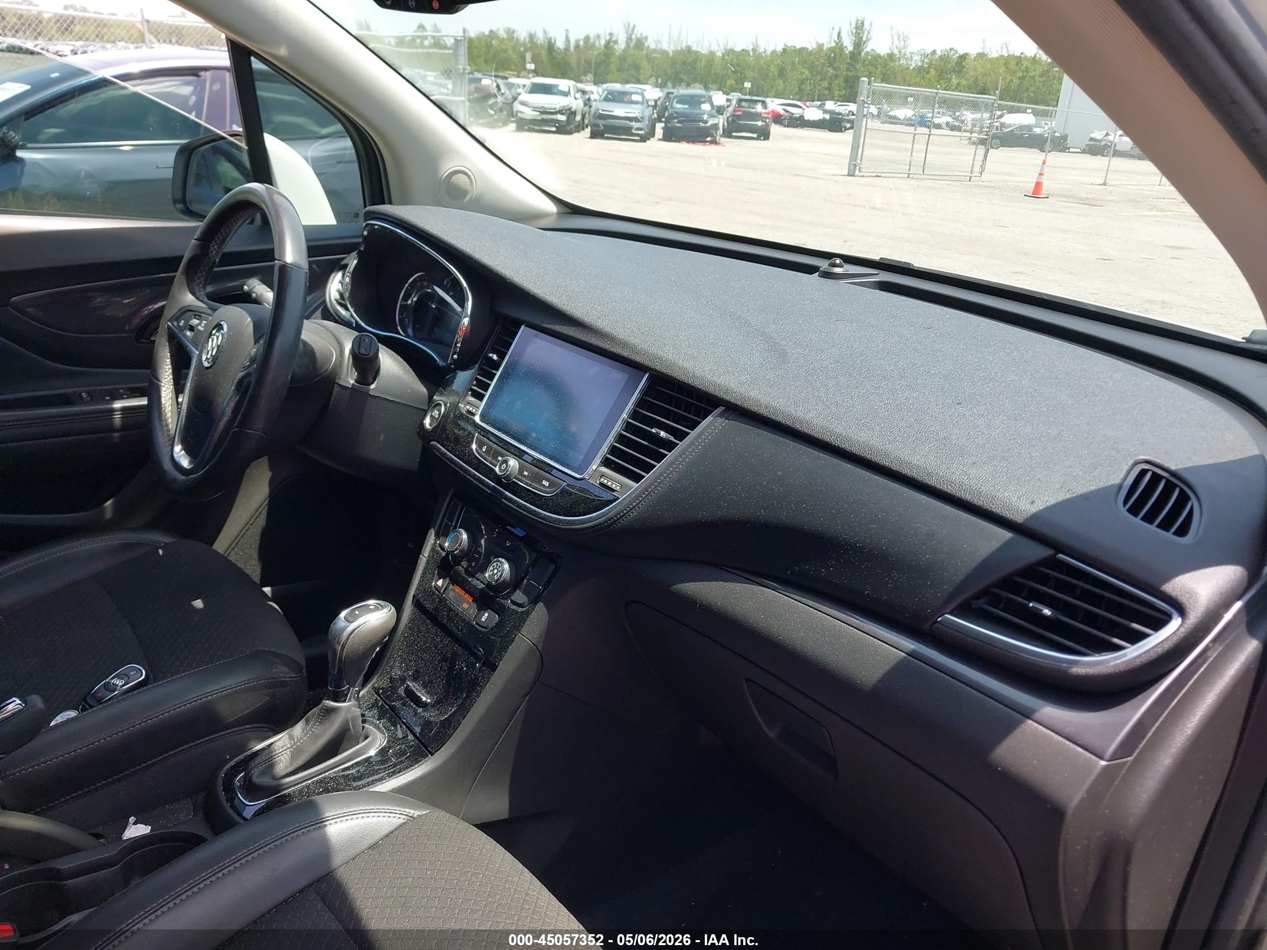 2020 Buick Encore Fwd Preferred White vin: KL4CJASB7LB068992