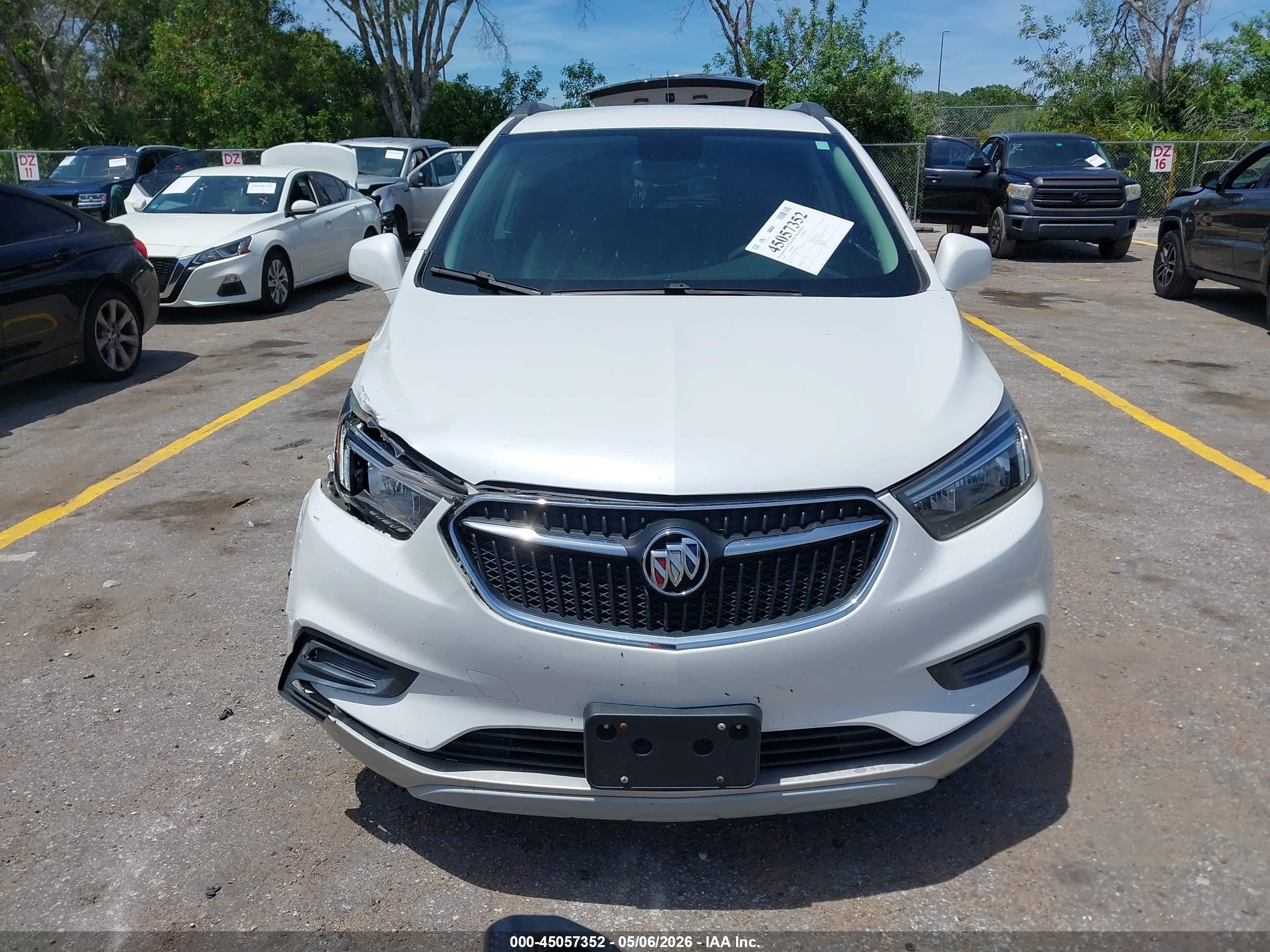 2020 Buick Encore Fwd Preferred White vin: KL4CJASB7LB068992