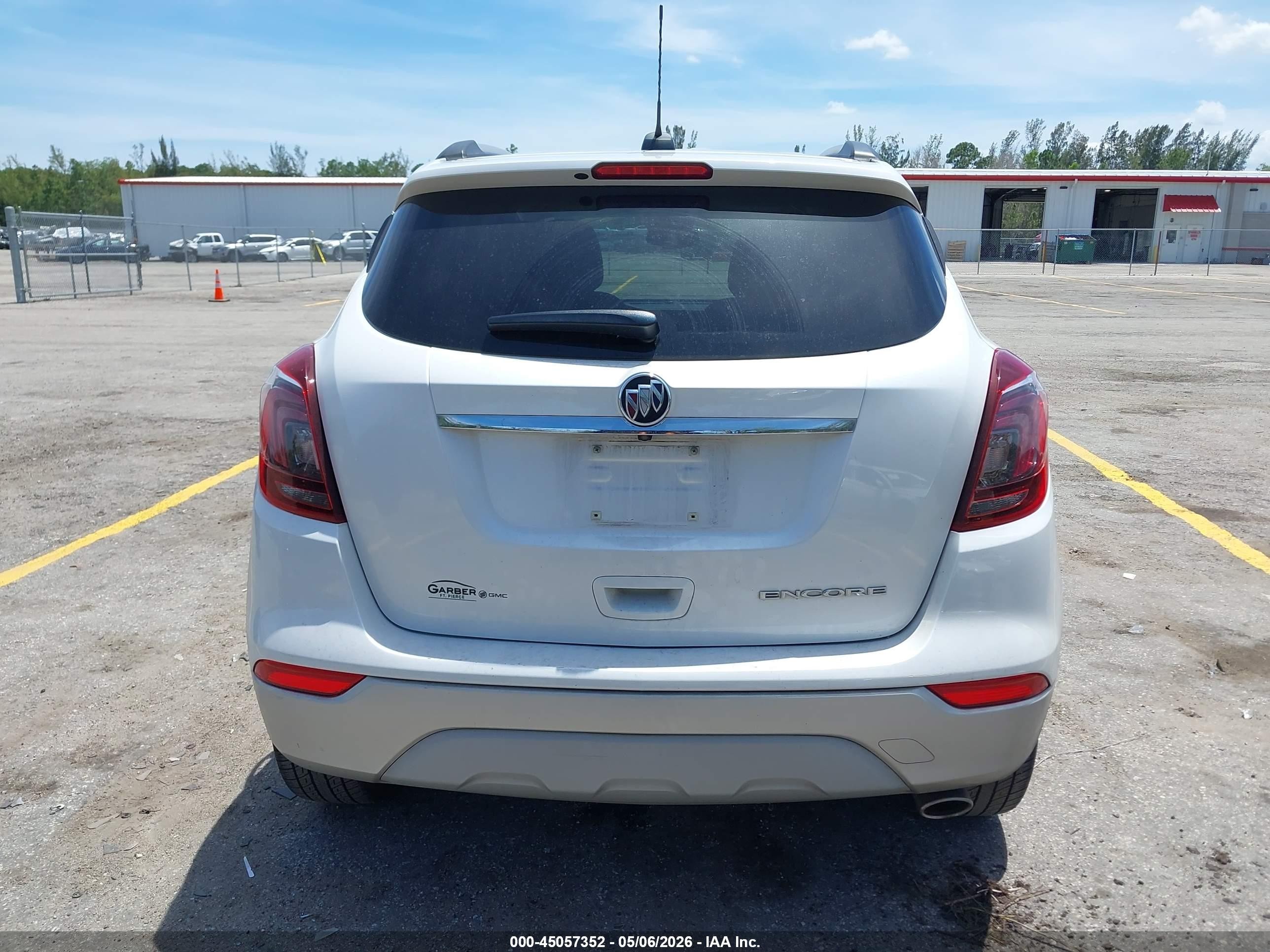 2020 Buick Encore Fwd Preferred White vin: KL4CJASB7LB068992
