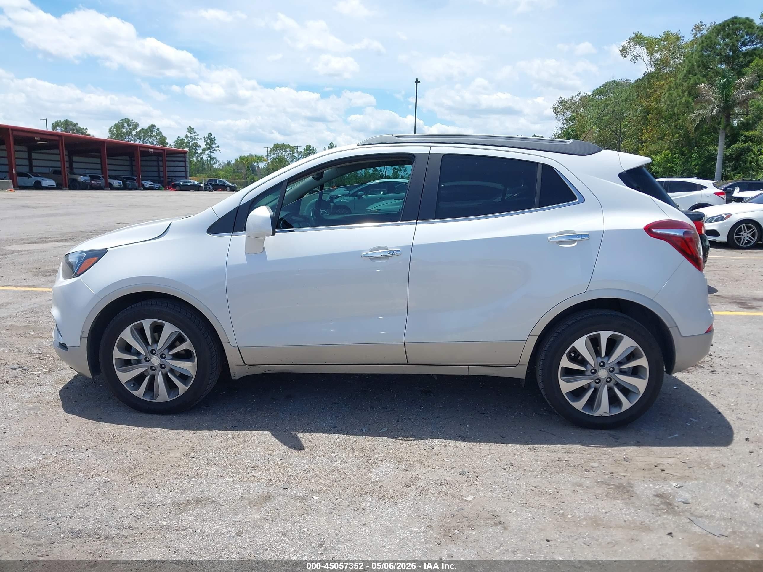 2020 Buick Encore Fwd Preferred White vin: KL4CJASB7LB068992