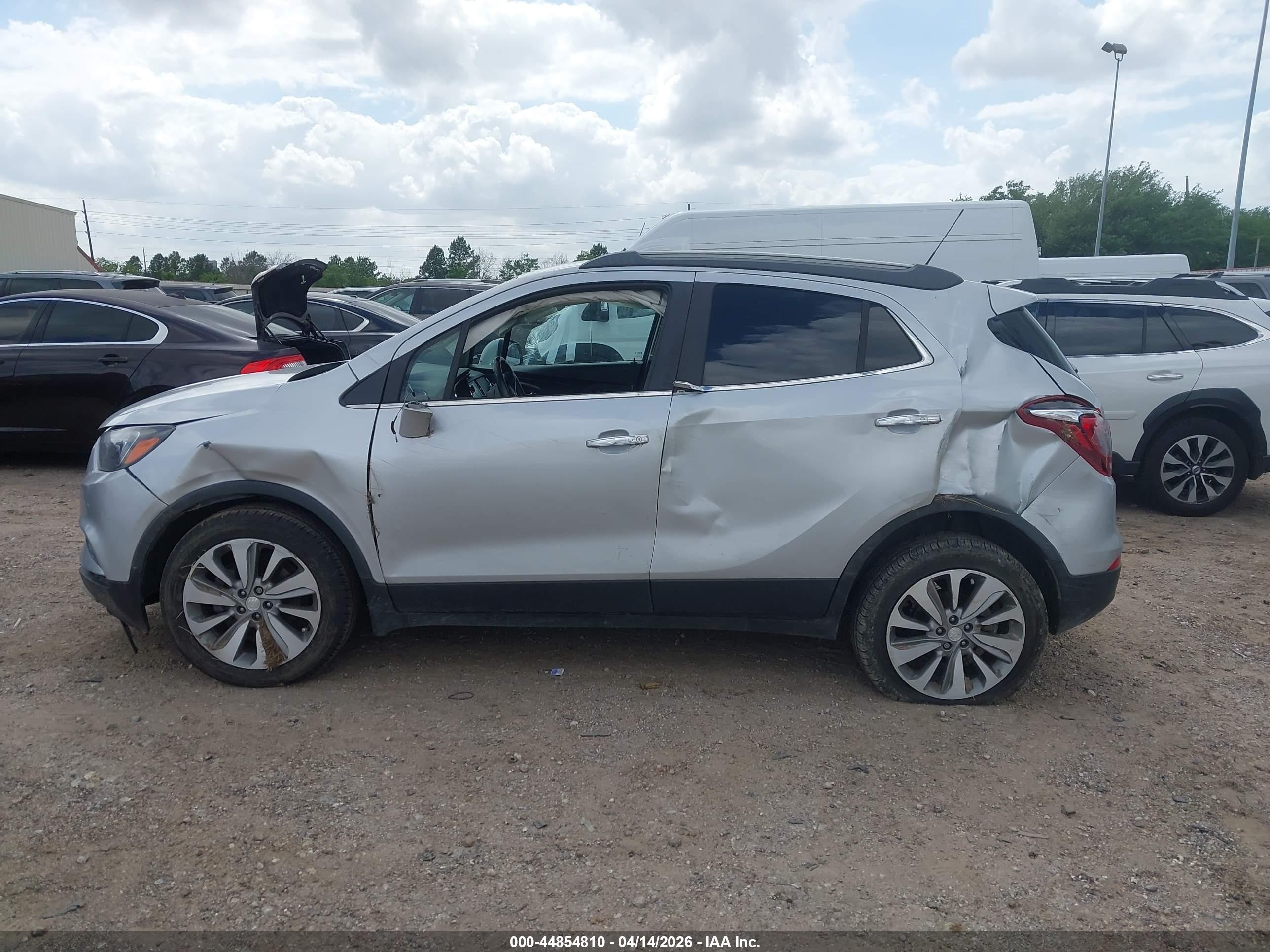2020 Buick Encore Fwd Preferred Silver vin: KL4CJASB7LB335323